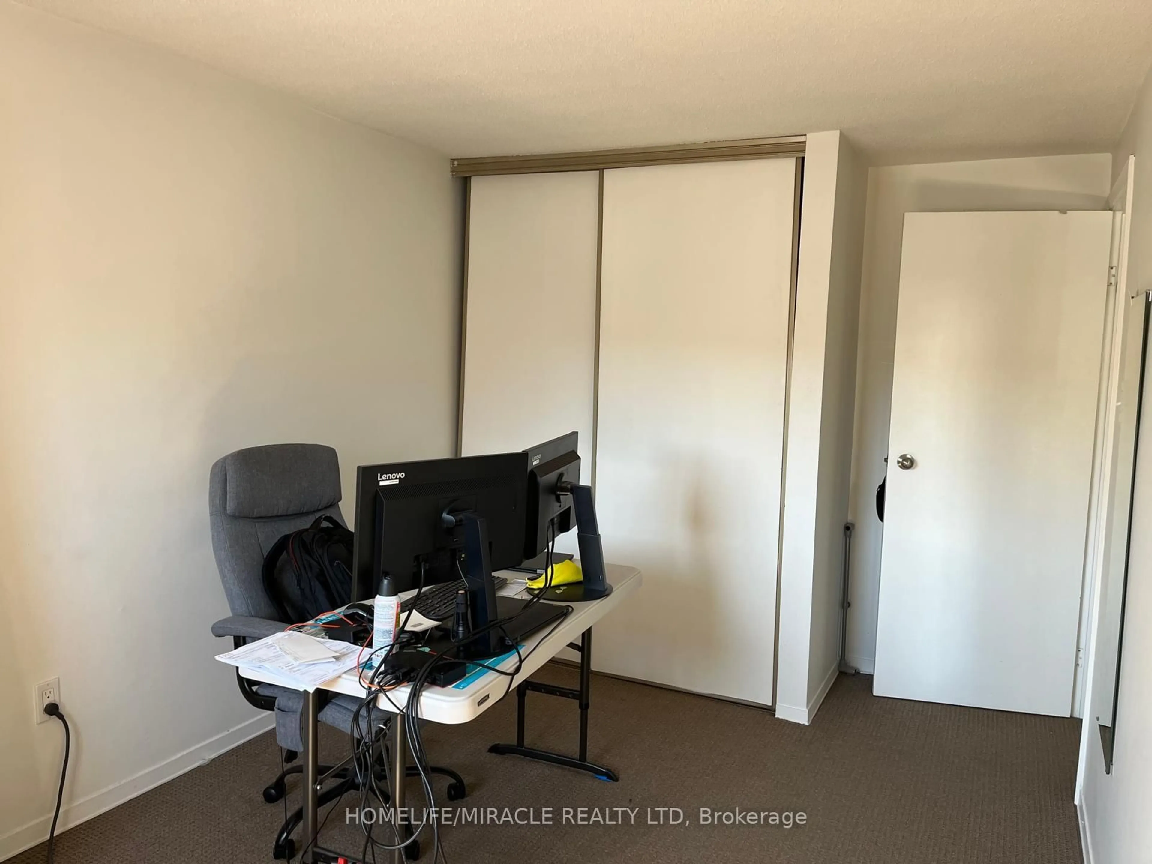 A pic of a room for 20 Macallum Crt, Brampton Ontario L6Z 3M4