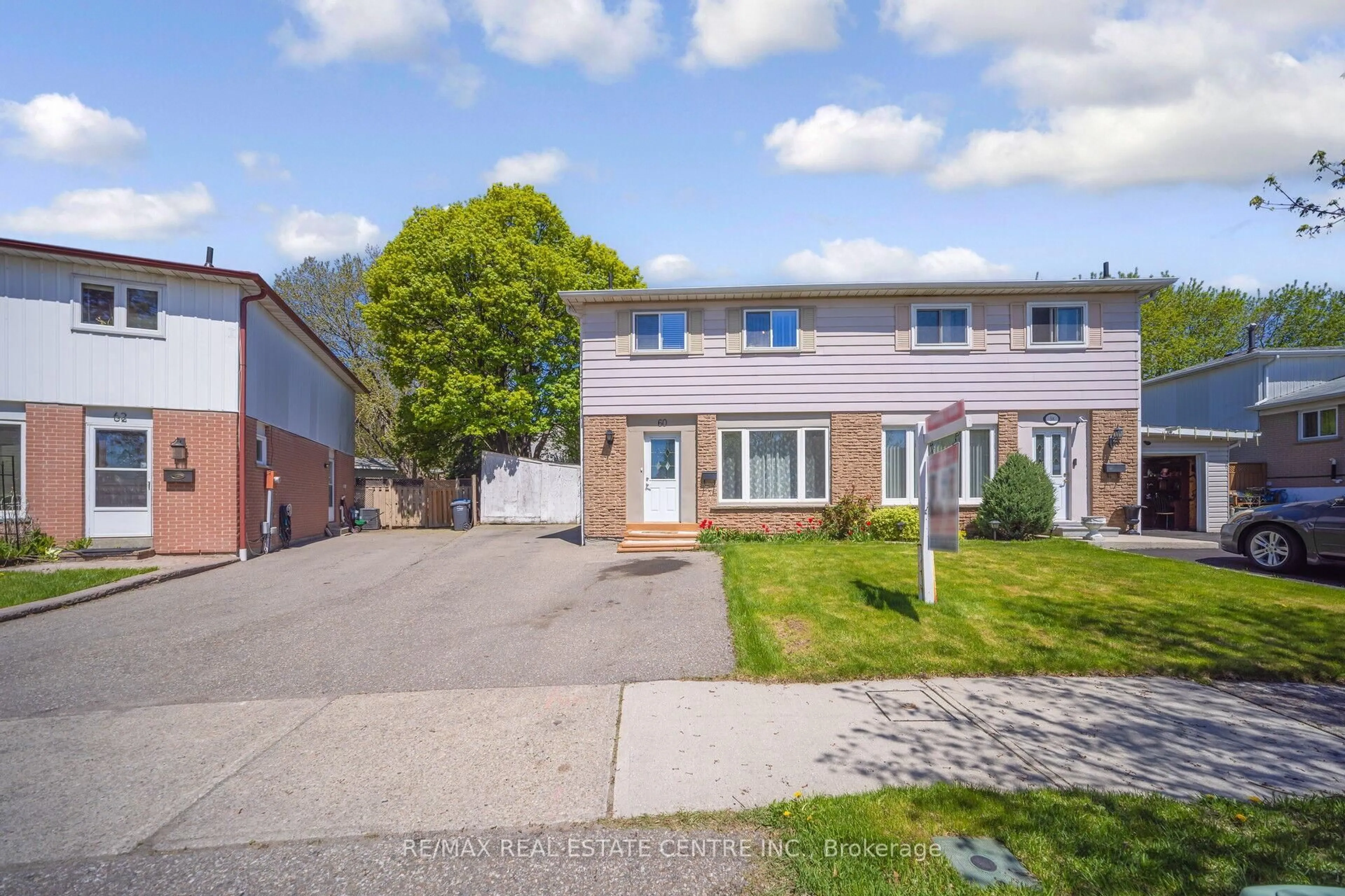 A pic from outside/outdoor area/front of a property/back of a property/a pic from drone, street for 60 Chipwood Cres, Brampton Ontario L6V 2E5