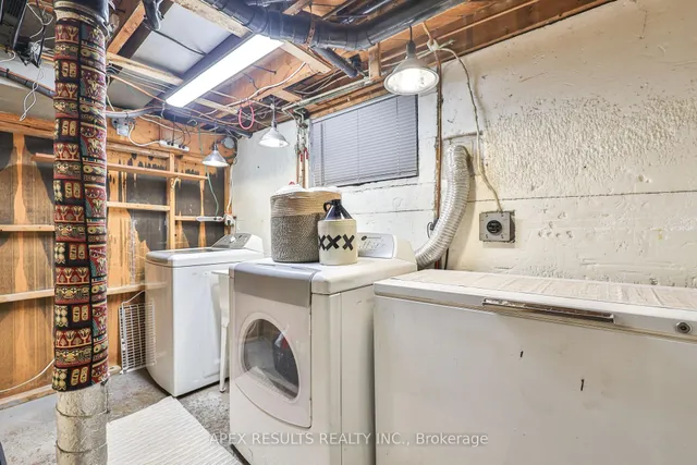 Additional property image - 2260 New St