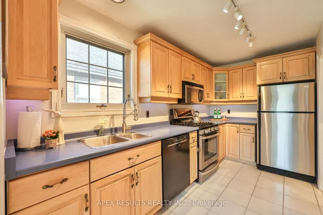 Additional property image - 2260 New St