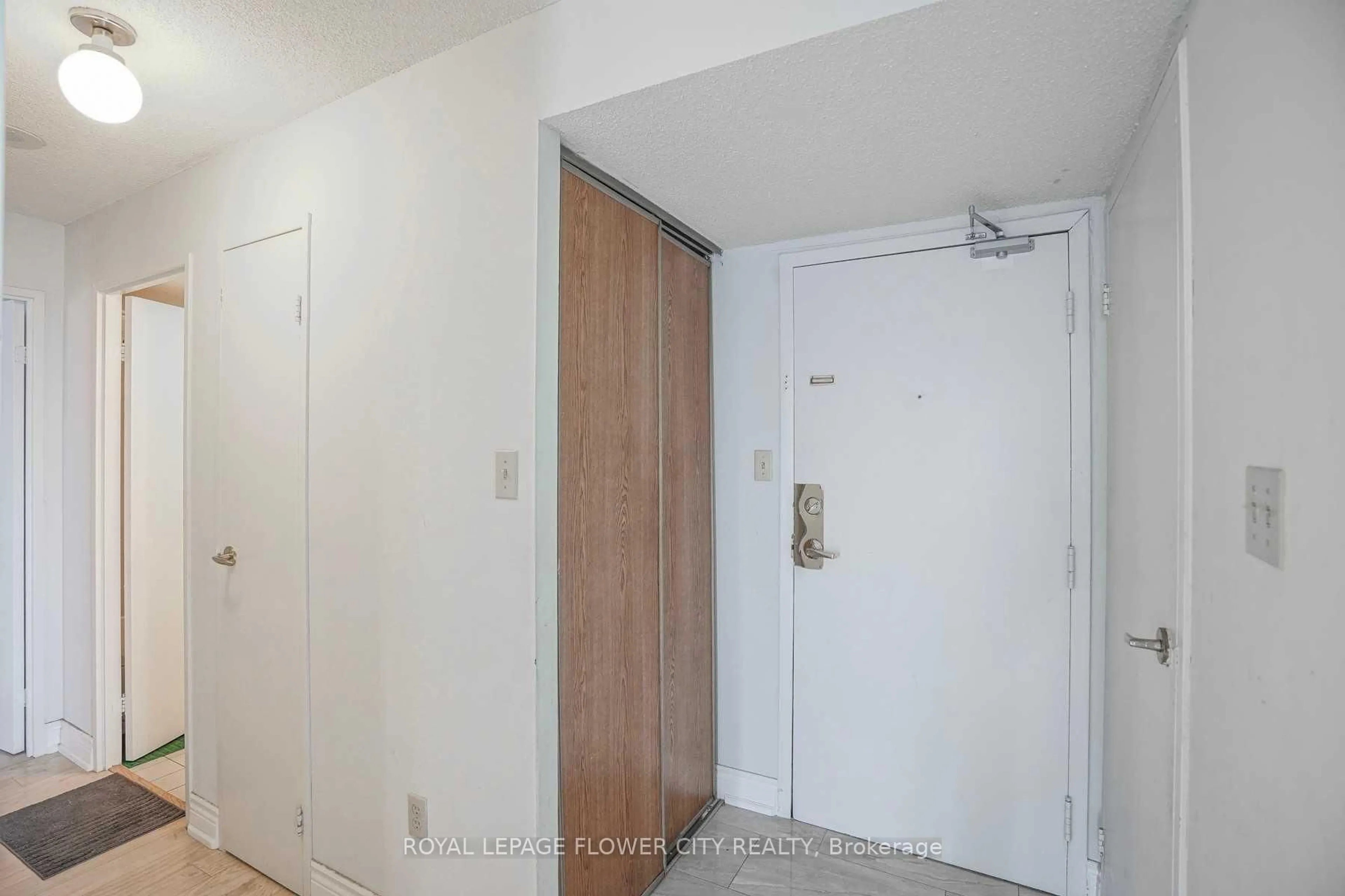 Unknown for 10 Markbrook Lane #411, Toronto Ontario M9V 5E3
