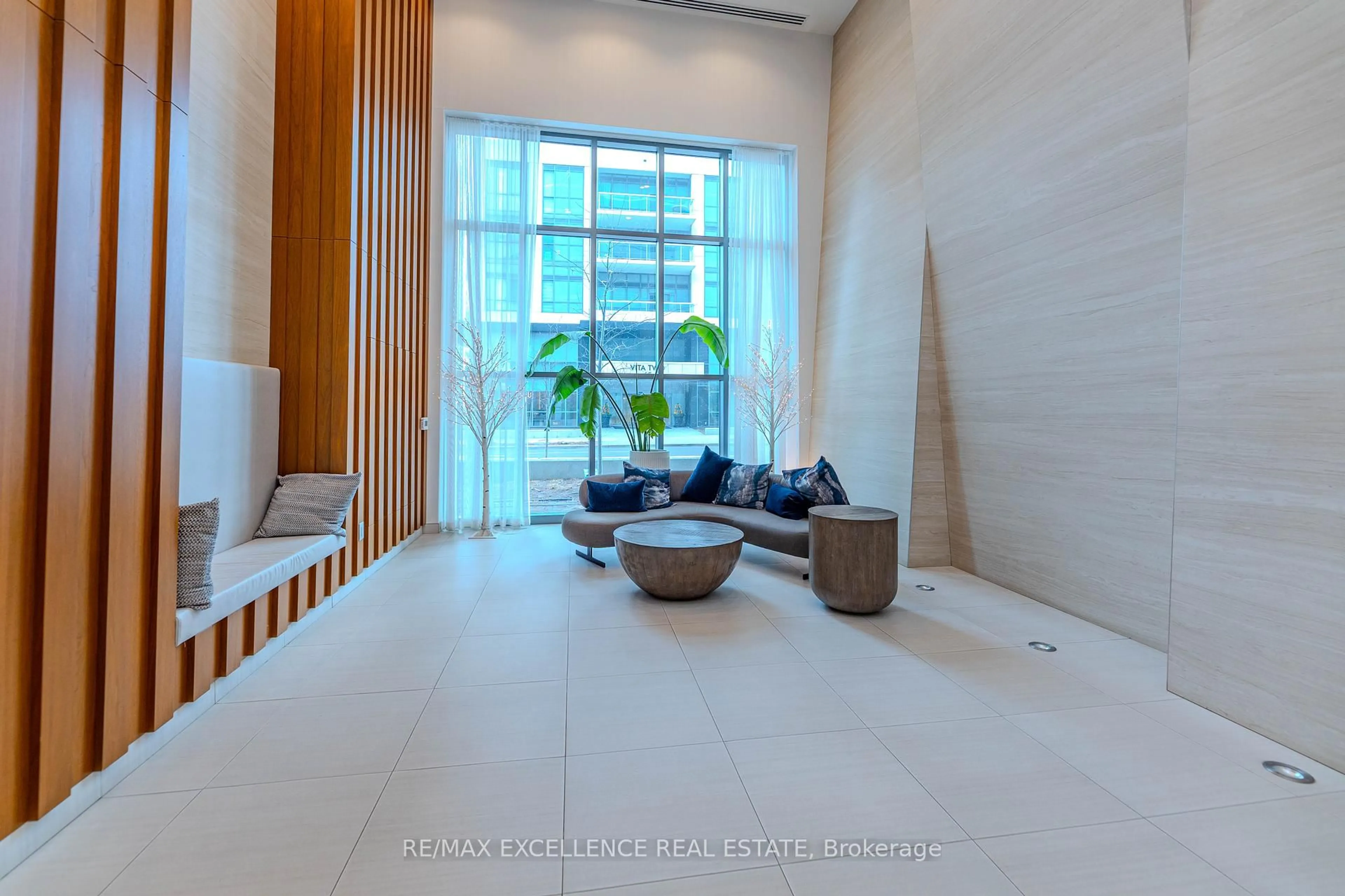 Indoor foyer for 70 Annie Craig Dr #608, Toronto Ontario M8V 0G2
