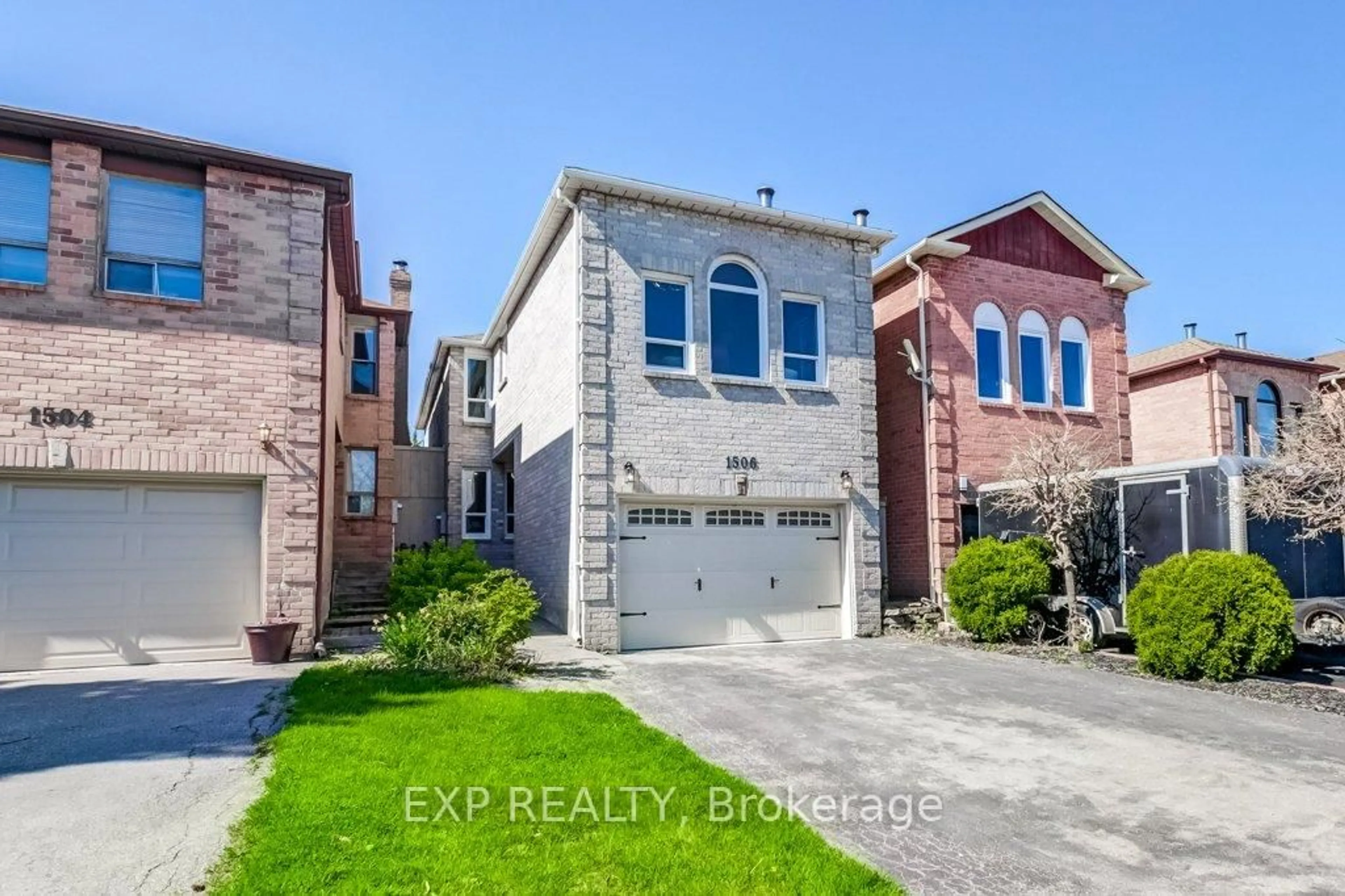 Home with brick exterior material, street for 1506 Prince John Circ, Oakville Ontario L6J 6T1