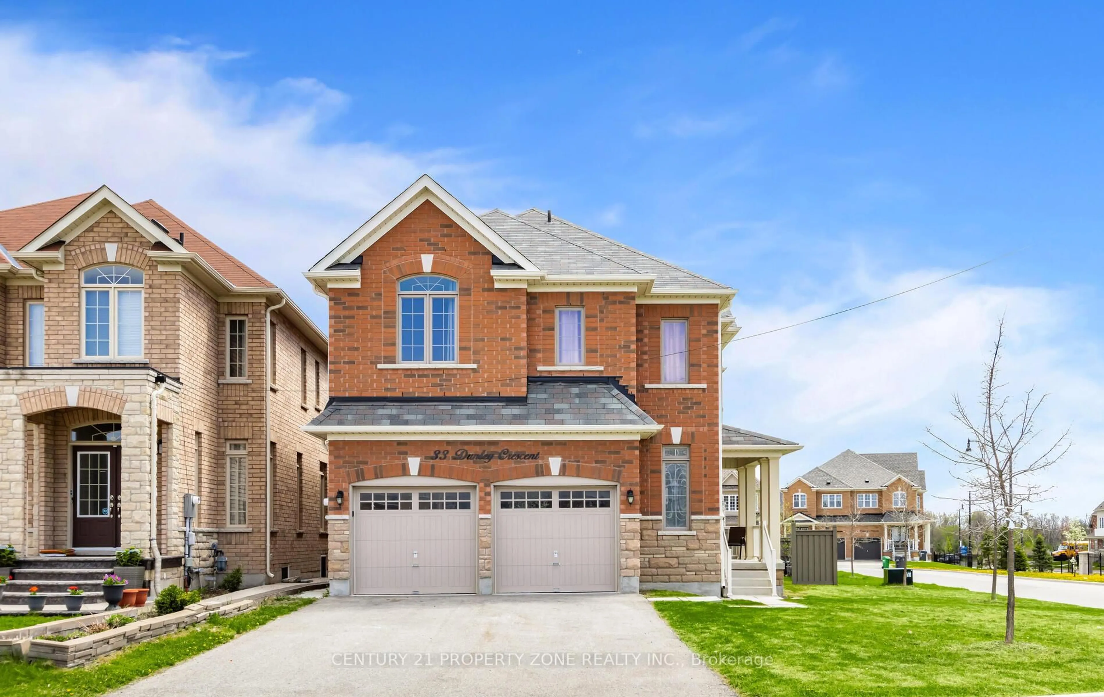 Home with brick exterior material, street for 33 Dunley Cres, Brampton Ontario L6X 5G8