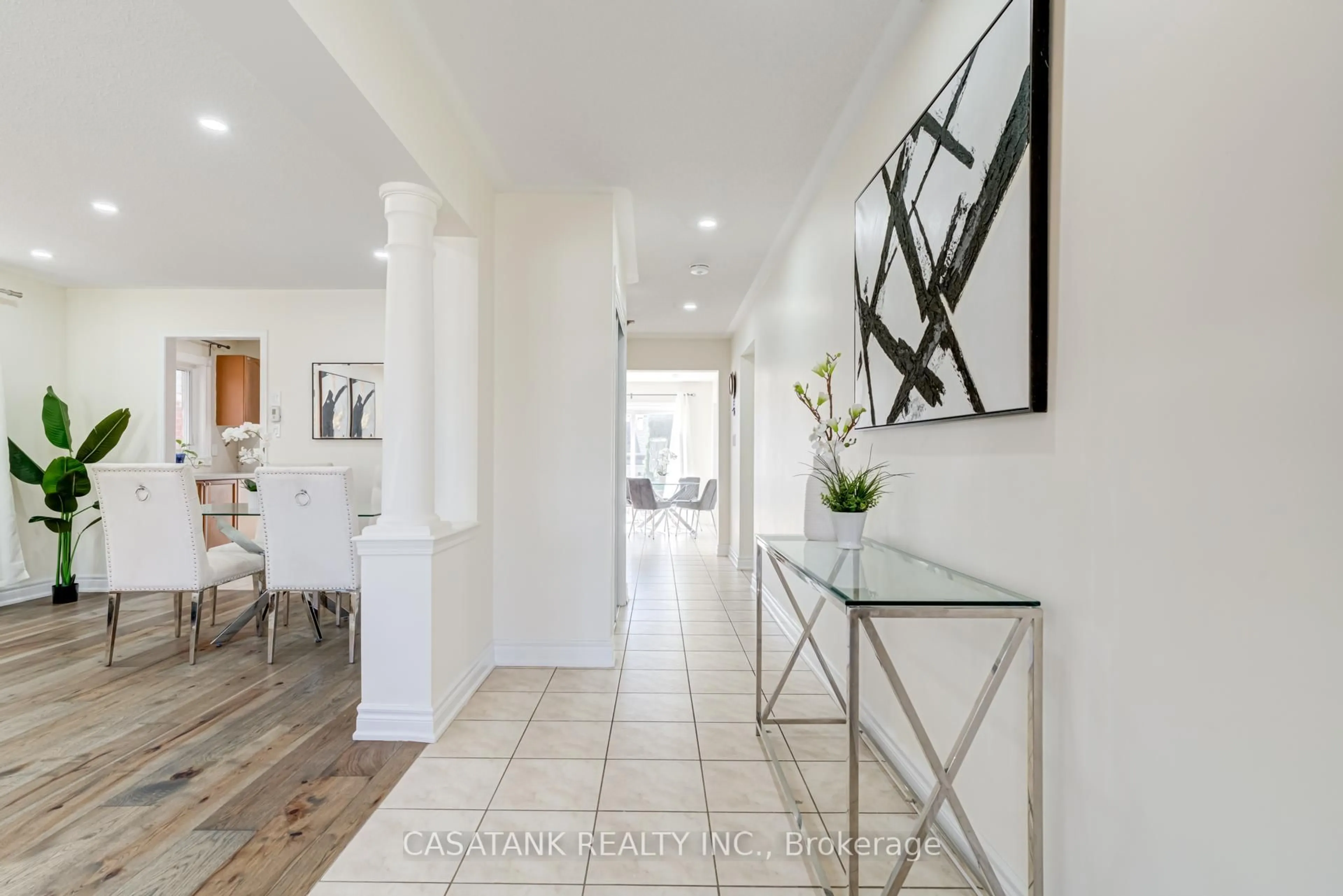Indoor entryway for 54 Emmett Circ, Brampton Ontario L7A 3M2