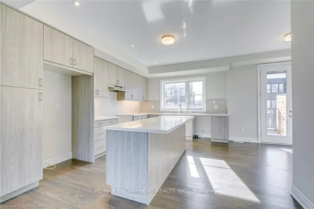 Additional property image - 2273 Turnberry Rd Unit 8