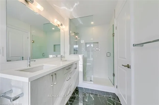Additional property image - 2273 Turnberry Rd Unit 8