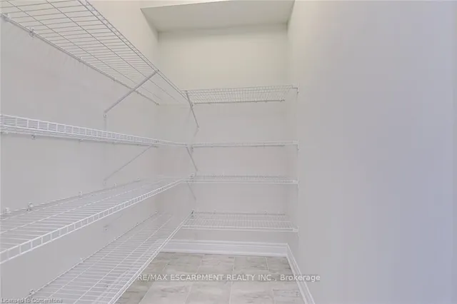 Additional property image - 2273 Turnberry Rd Unit 8