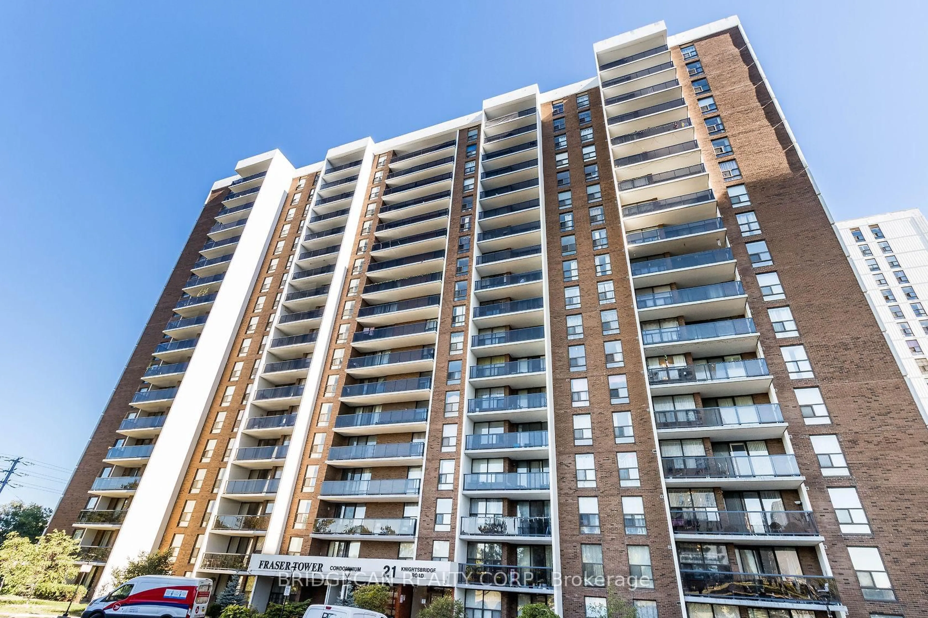 A pic from outside/outdoor area/front of a property/back of a property/a pic from drone, building for 21 Knightsbridge Rd #602, Brampton Ontario L6T 3Y1