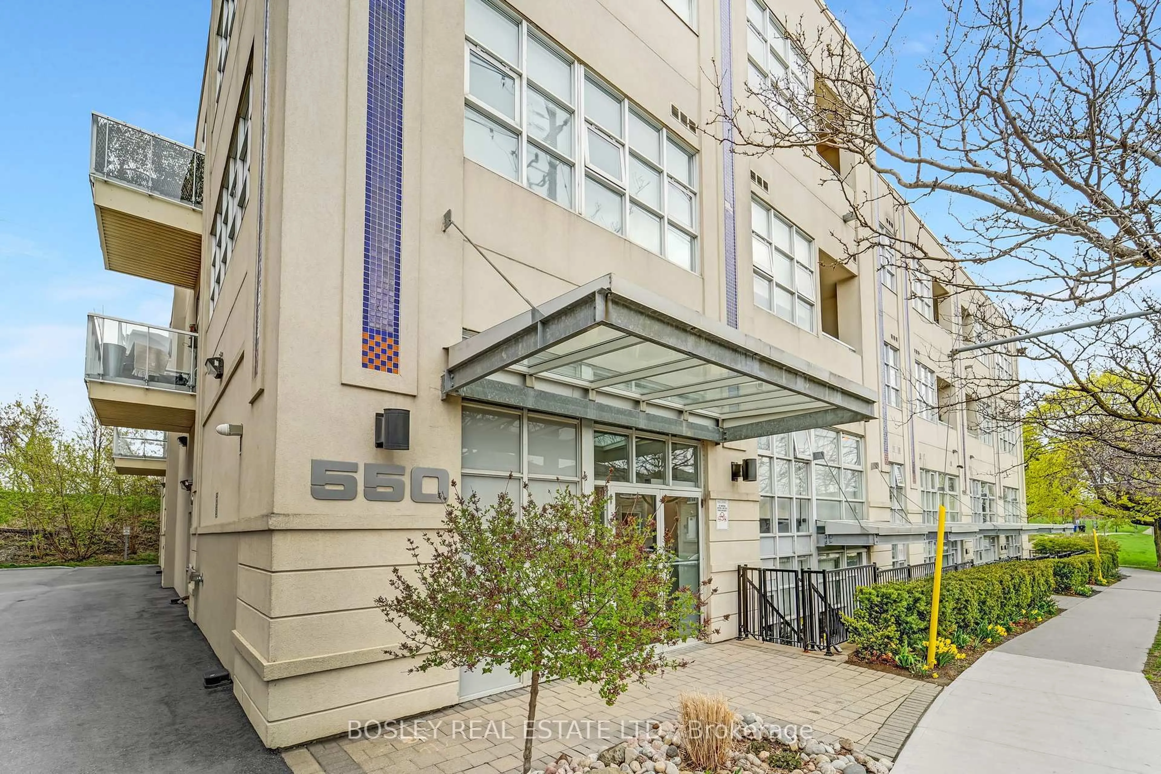 Unknown for 550 Hopewell Ave #311, Toronto Ontario M6E 2S6