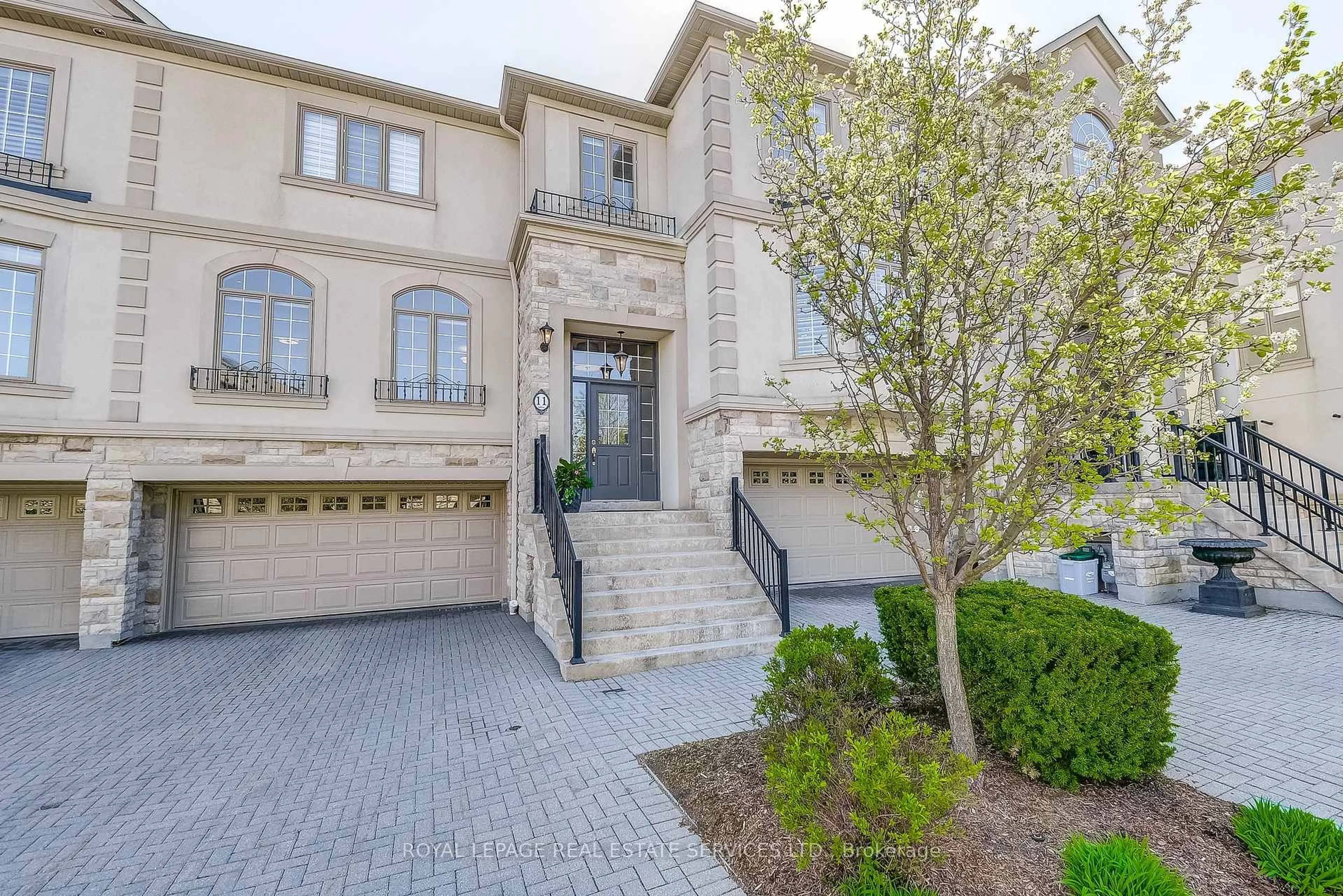 Unknown for 2400 NEYAGAWA Blvd #11, Oakville Ontario L6H 7P5