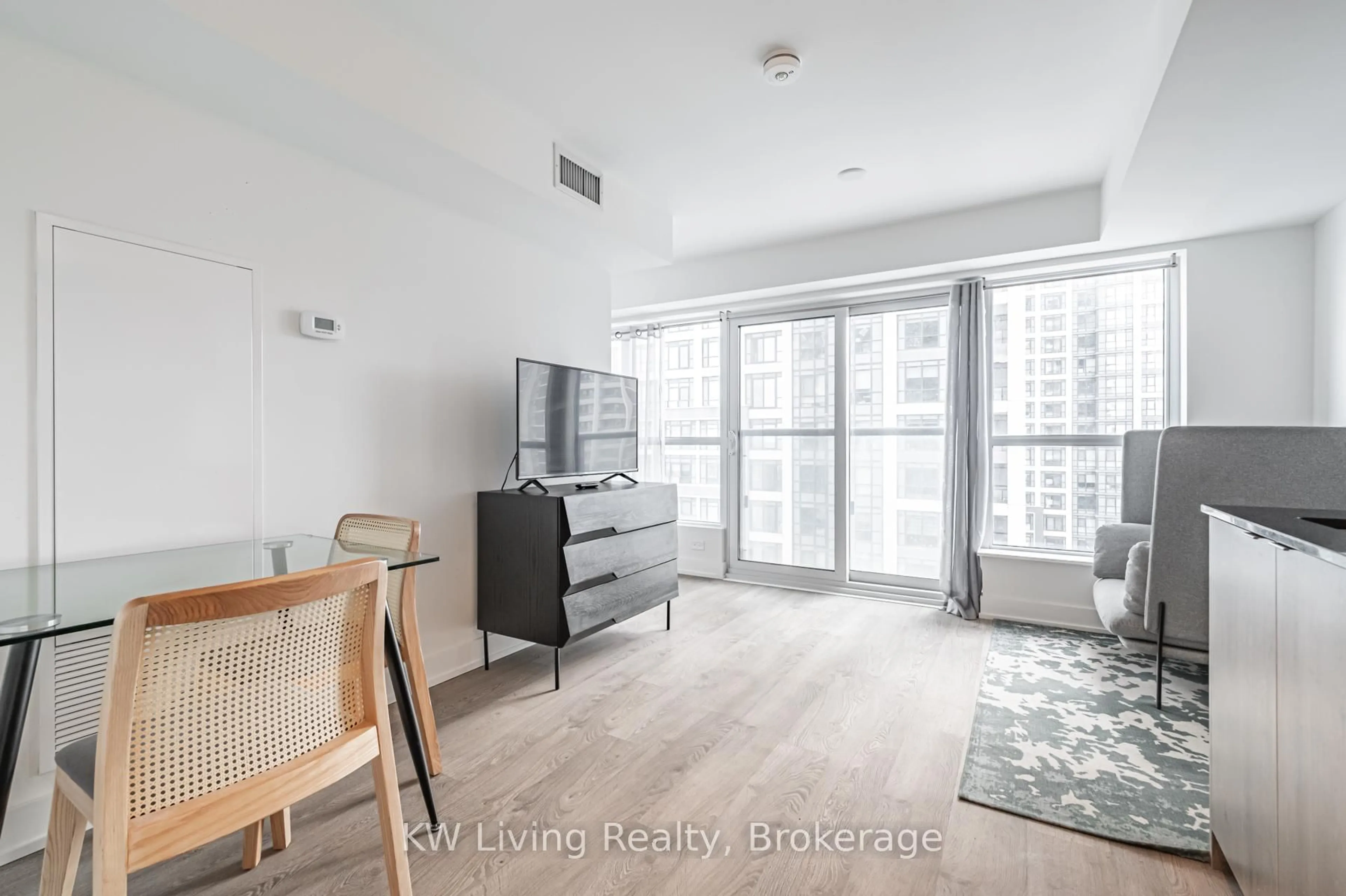 Unknown for 5 Mabelle Ave #931, Toronto Ontario M9A 0C8