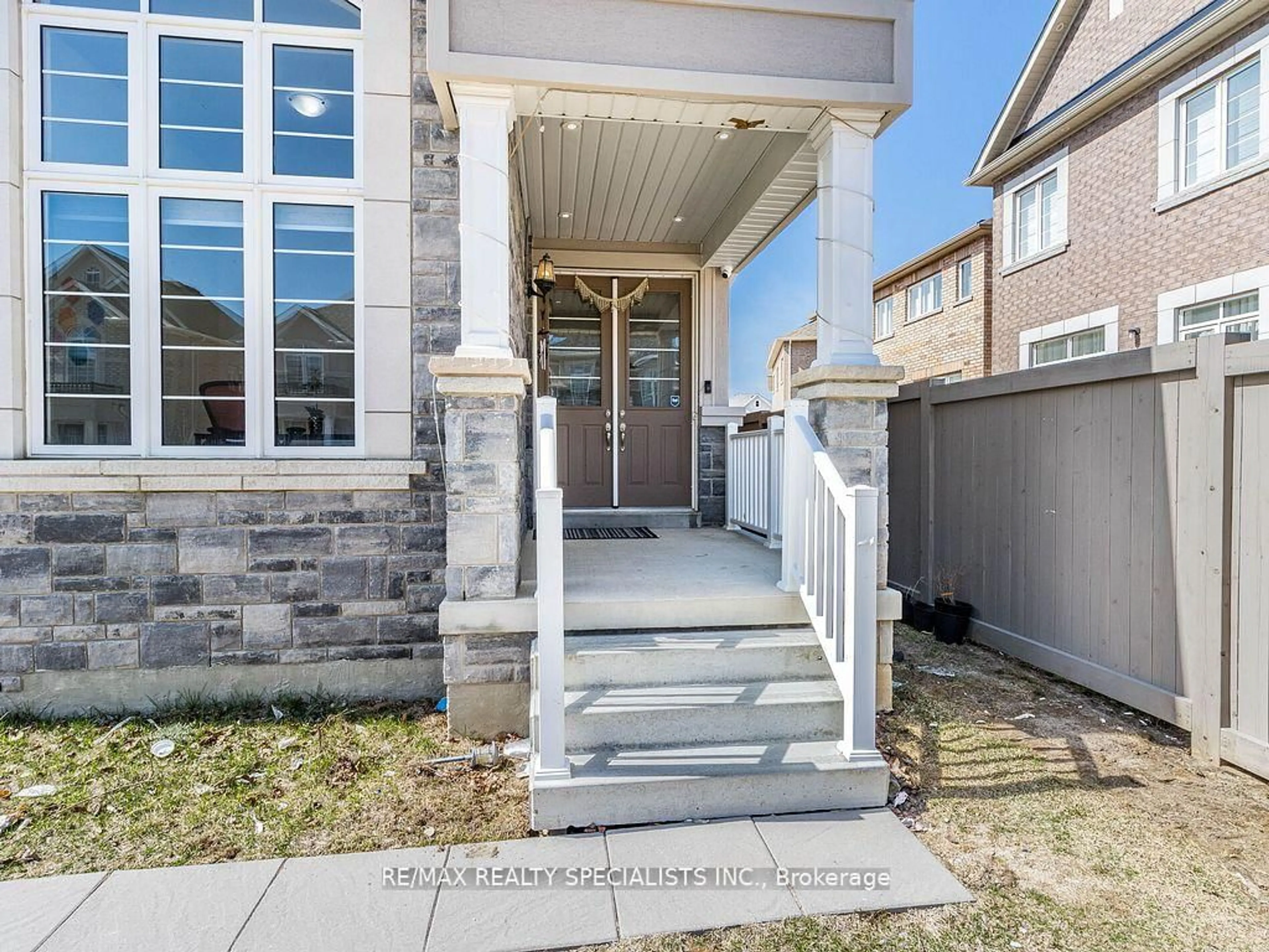 Unknown for 11 Elverton Cres, Brampton Ontario L7A 4Z4