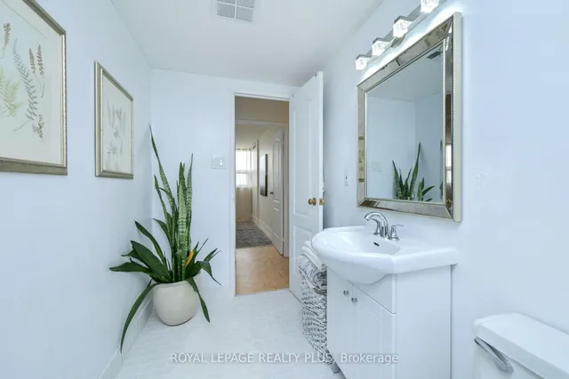 Additional property image - 8 Lisa St Unit 2306
