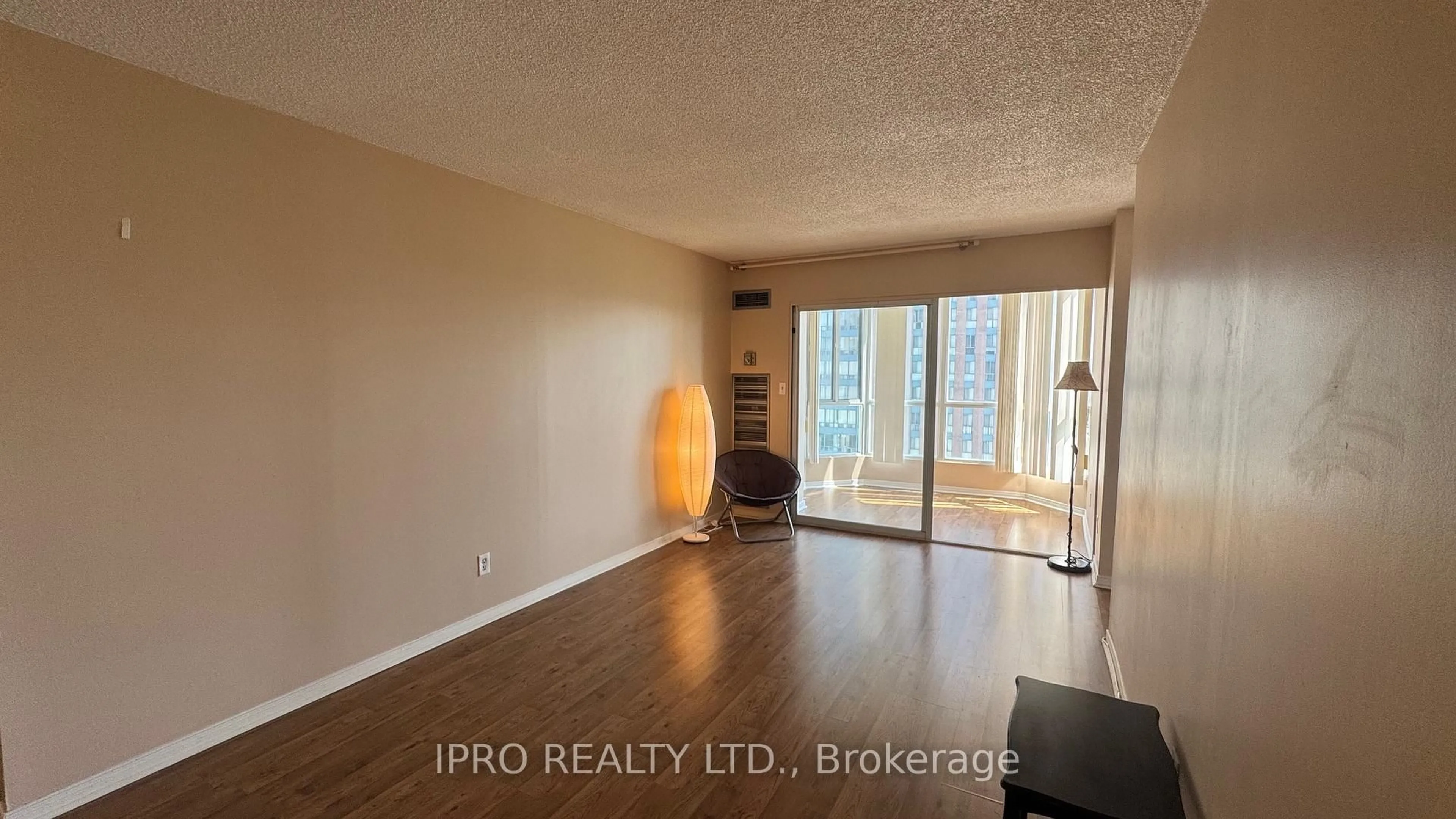 A pic of a room for 145 Hillcrest Ave #907, Mississauga Ontario L5B 3Z1