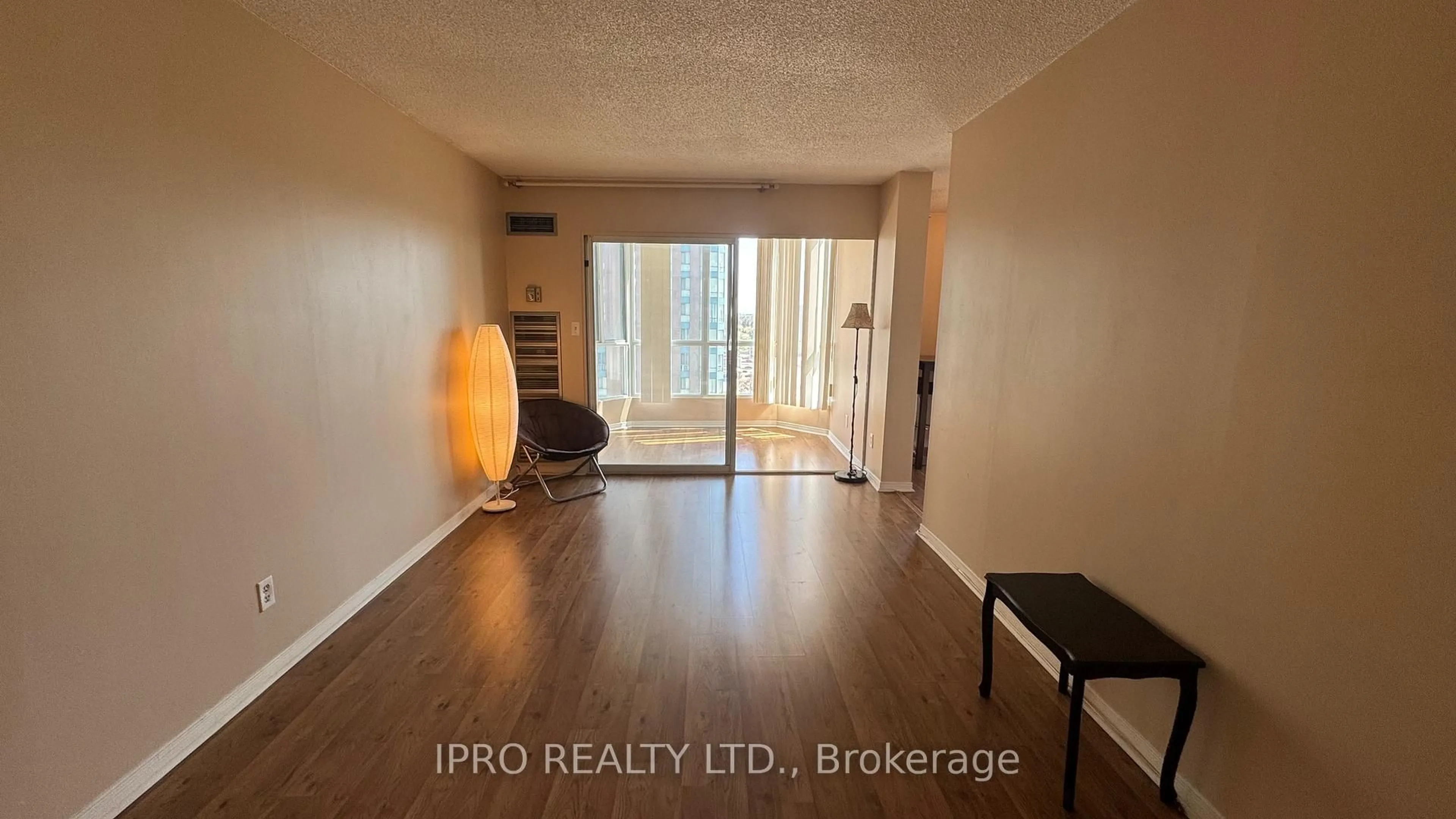 A pic of a room for 145 Hillcrest Ave #907, Mississauga Ontario L5B 3Z1