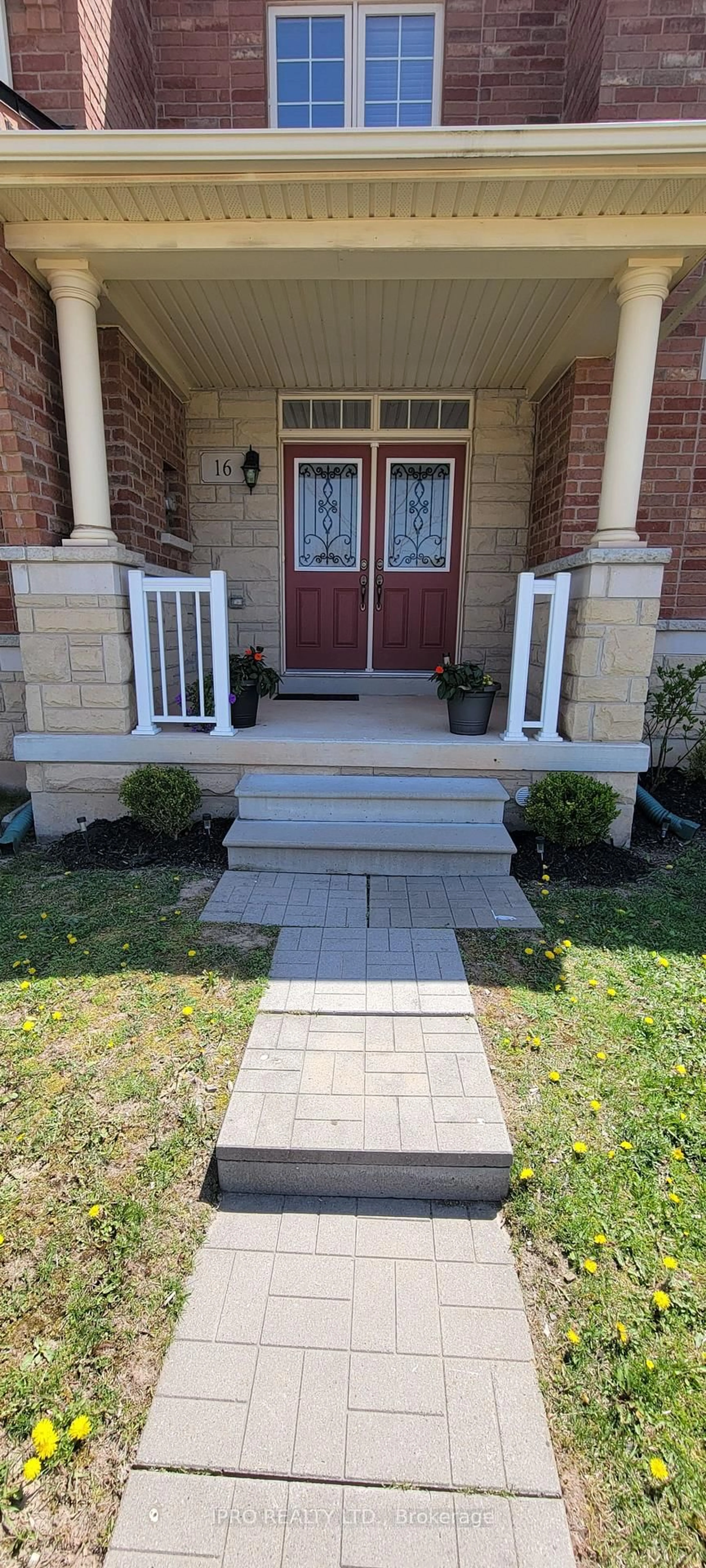Indoor entryway for 16 Sixteen Mile Dr, Oakville Ontario L6M 0S9