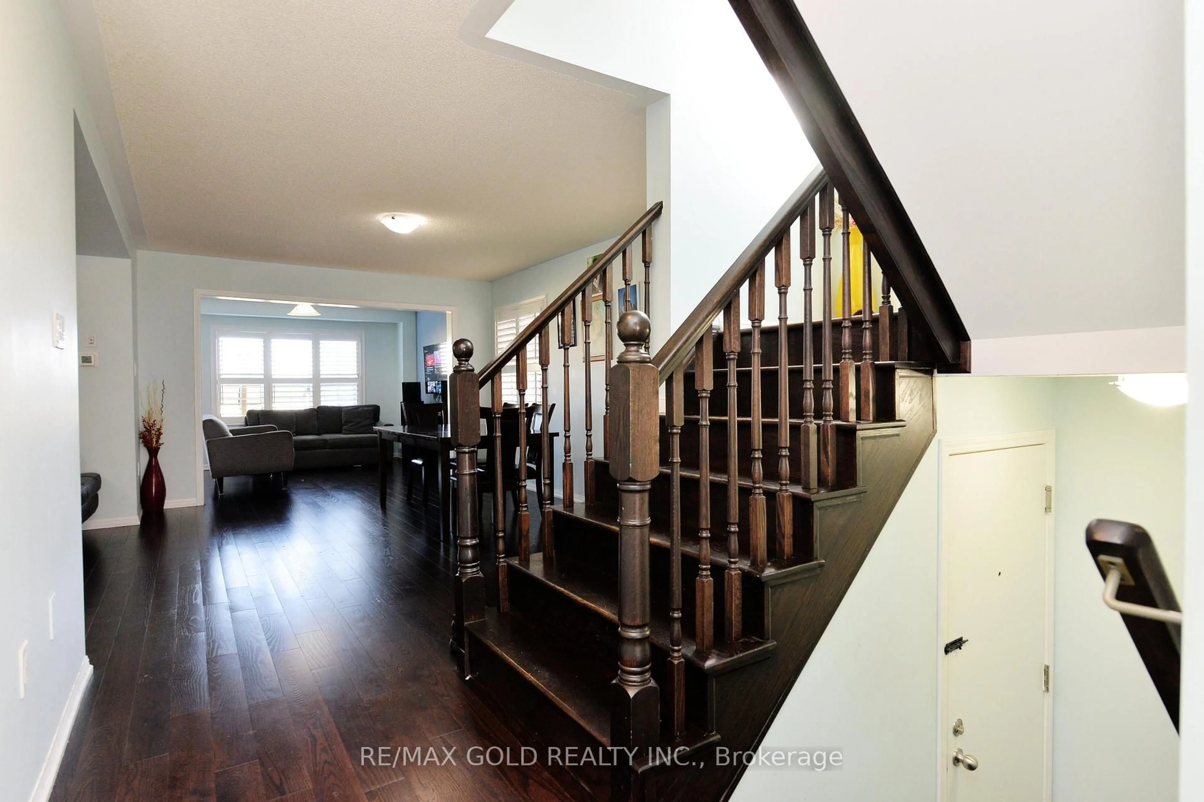 Stairs for 15 Mercedes Rd, Brampton Ontario L7A 0Z3