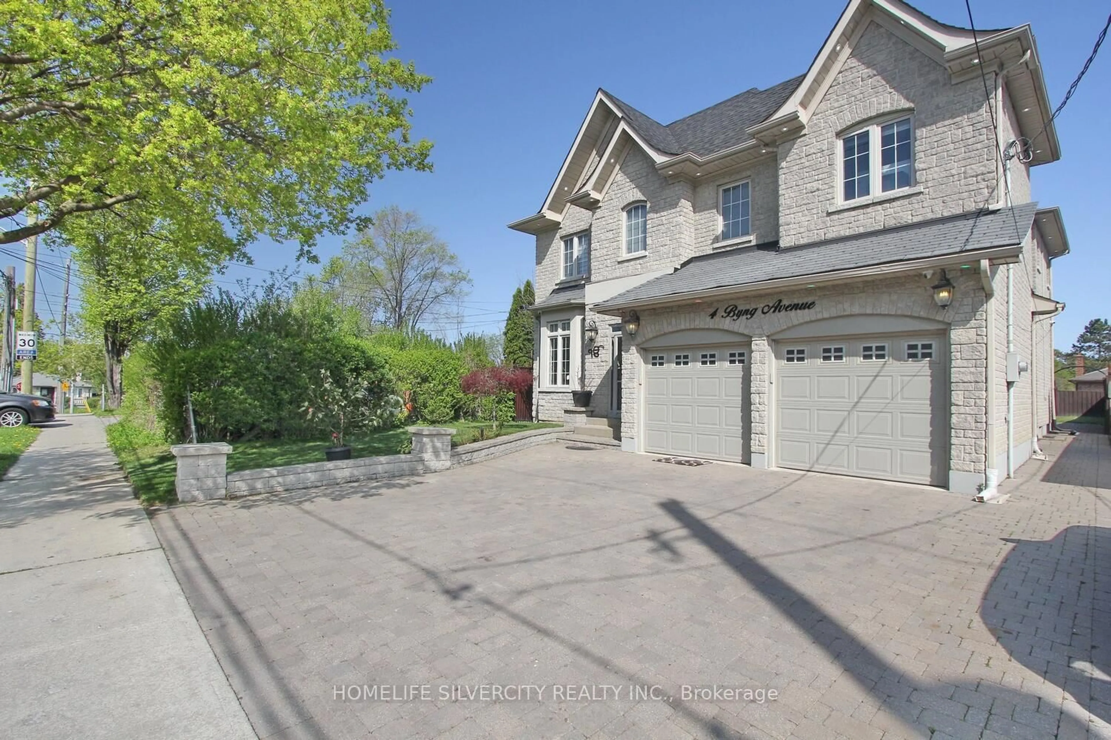 A pic from outside/outdoor area/front of a property/back of a property/a pic from drone, street for 4 Byng Ave, Toronto Ontario M9W 2M9