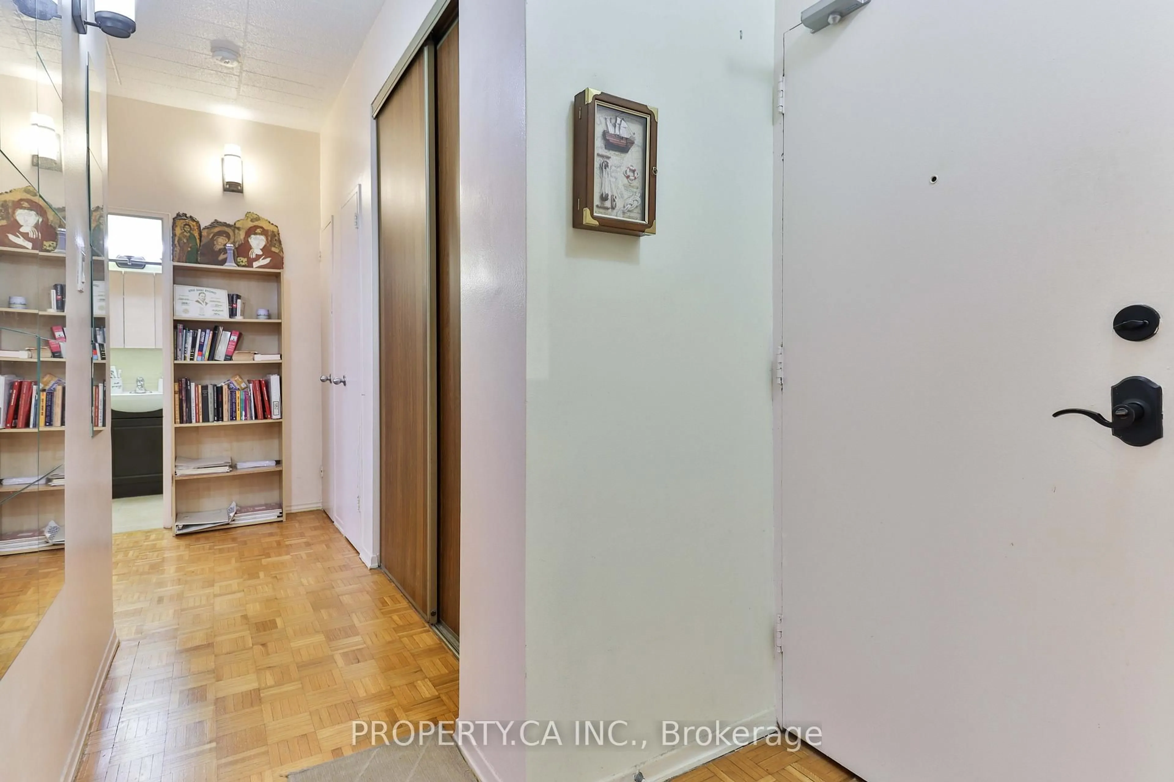 Indoor entryway for 3625 Lakeshore Blvd #108, Toronto Ontario M8W 4W2