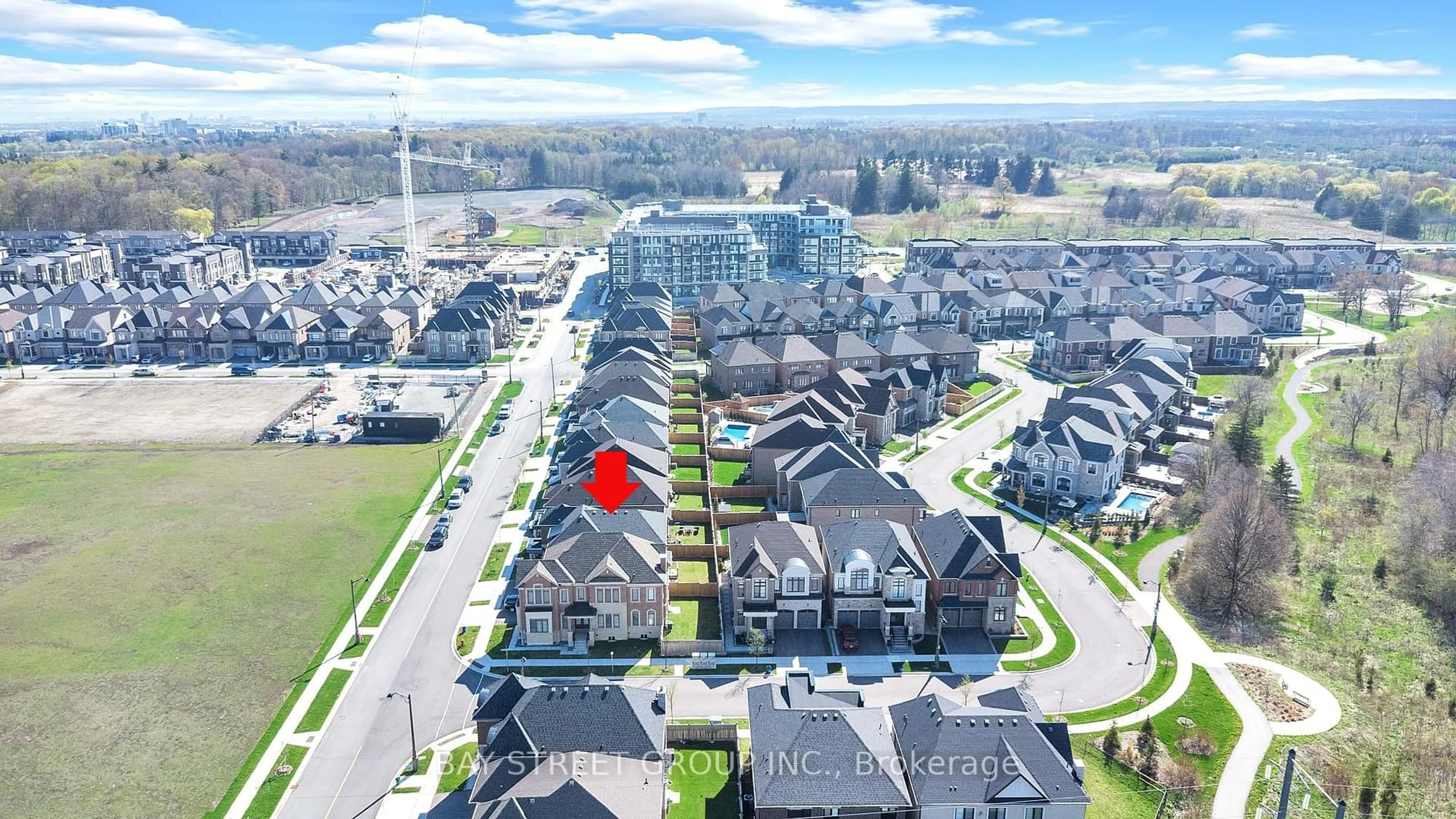 A pic from outside/outdoor area/front of a property/back of a property/a pic from drone, unknown for 2411 Saw Whet Blvd, Oakville Ontario L6M 5L5