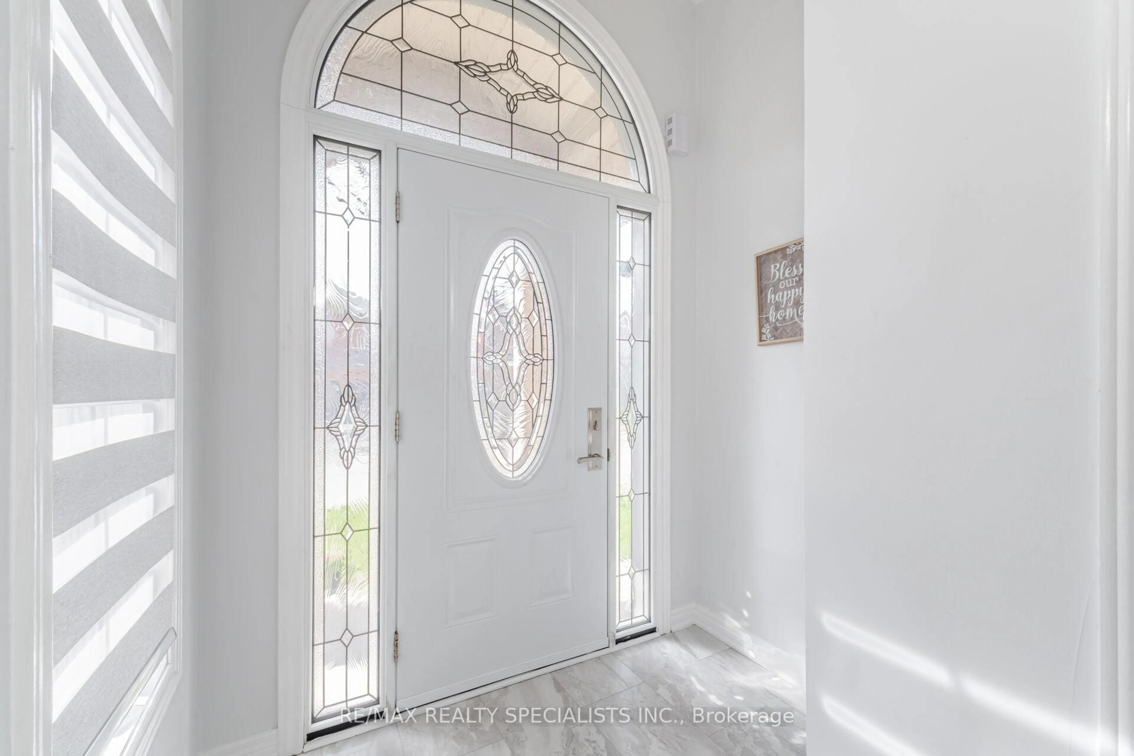 Indoor entryway for 7 Millsborough Rd, Brampton Ontario L6P 2A1