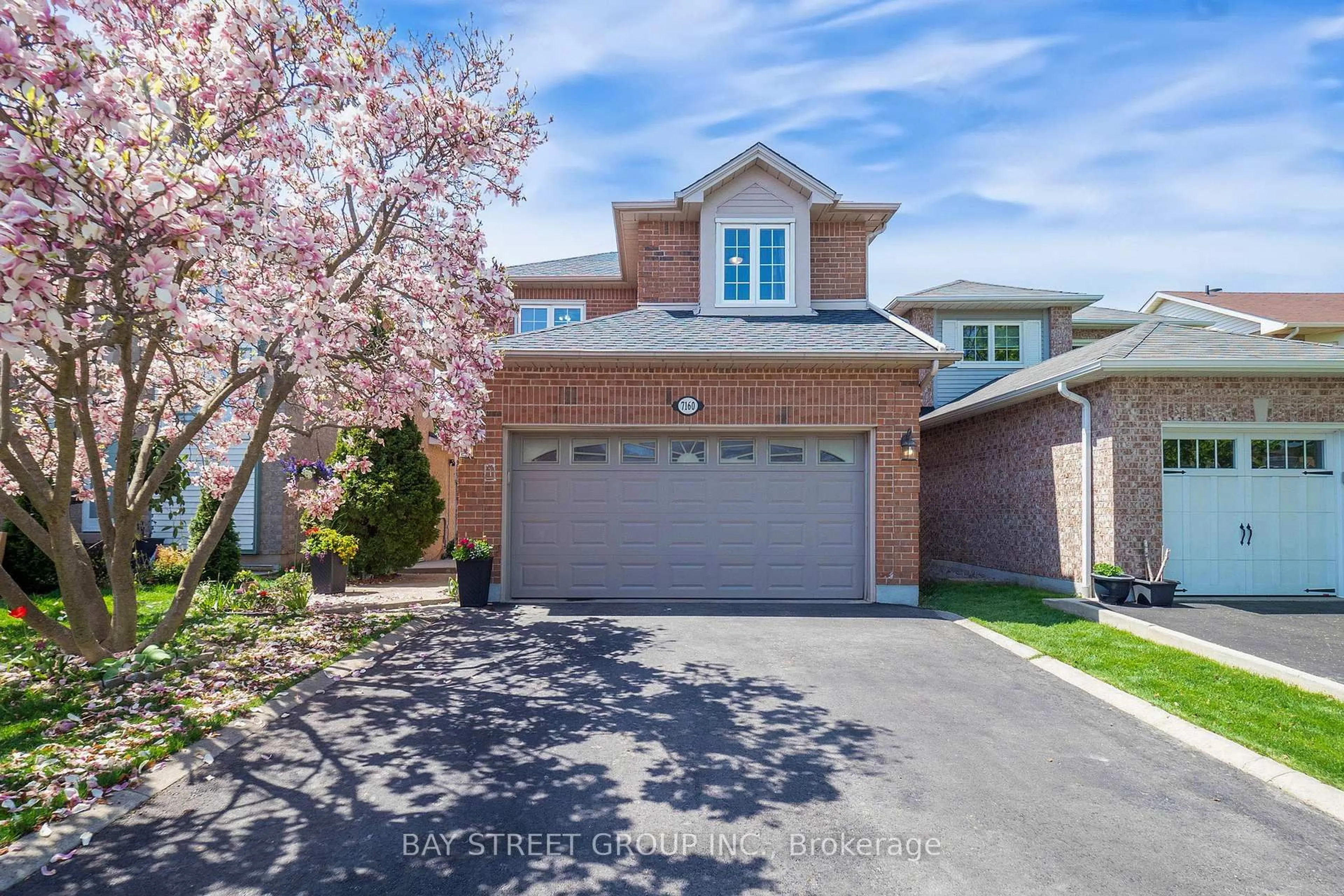 Home with brick exterior material, street for 7160 Harding Cres, Mississauga Ontario L5N 5P5