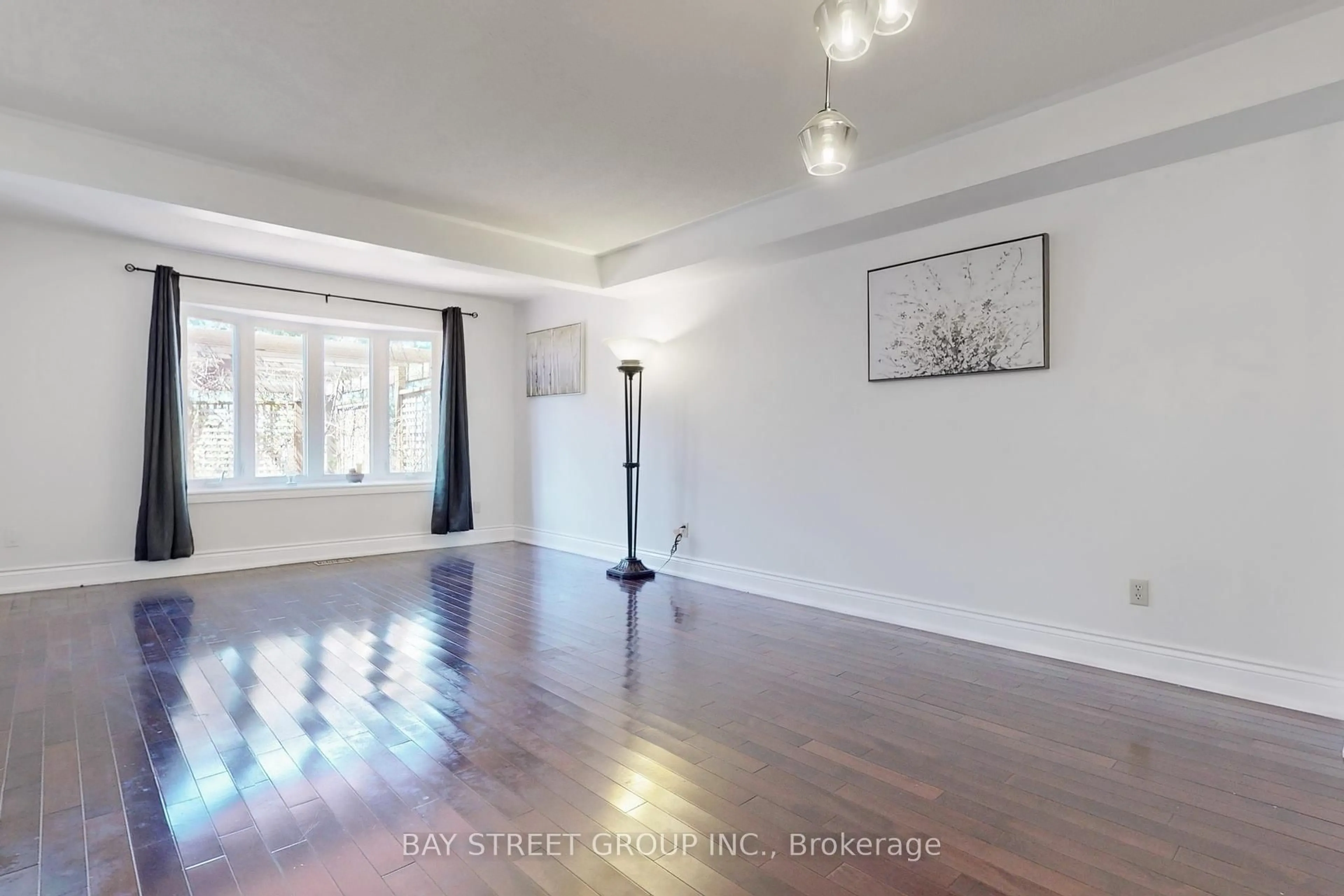 A pic of a room for 7160 Harding Cres, Mississauga Ontario L5N 5P5