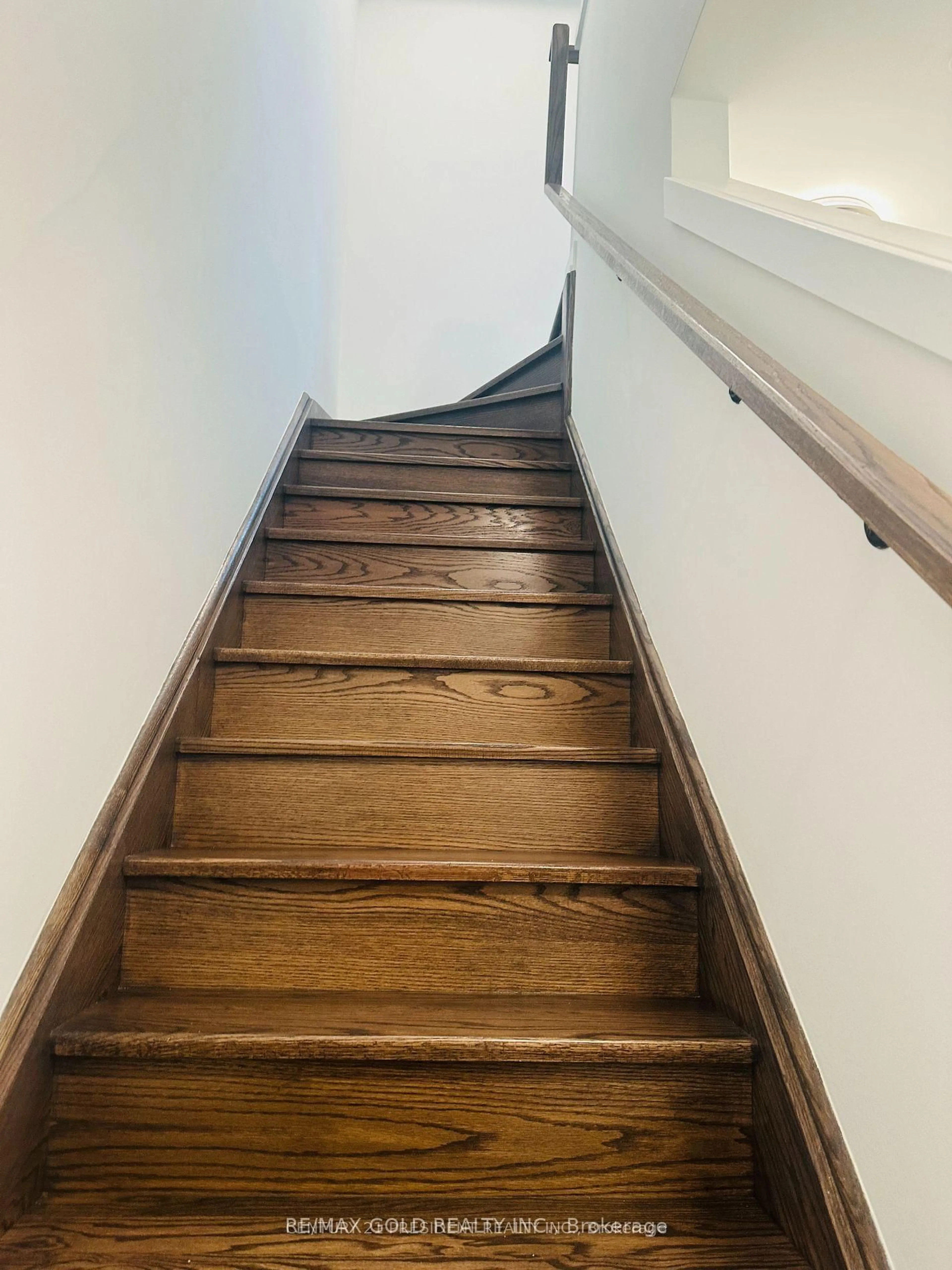 Stairs for 185 Veterans Dr #17, Brampton Ontario L7A 5L2