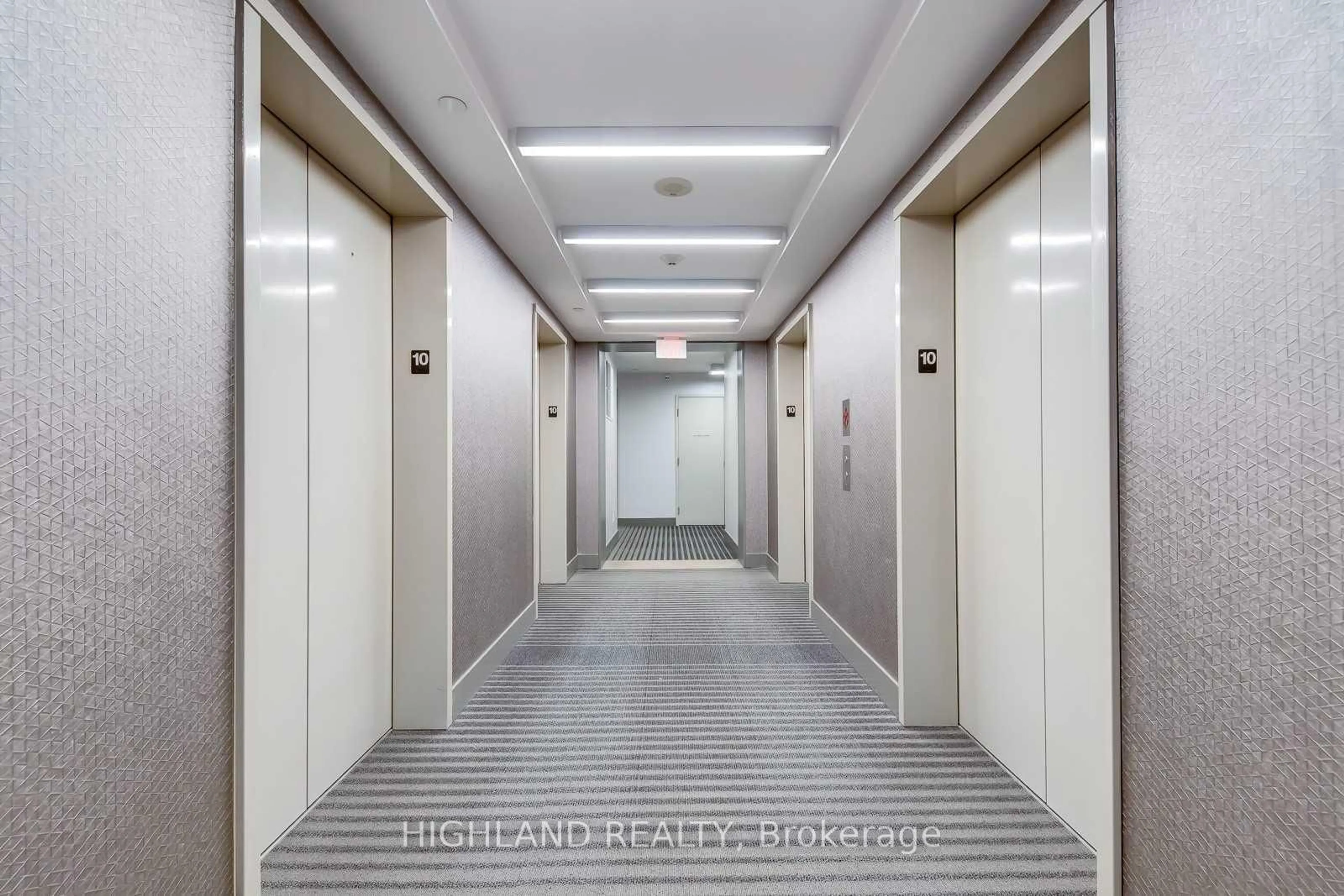 Indoor foyer for 510 Curran Pl #2005, Mississauga Ontario L5B 0J8
