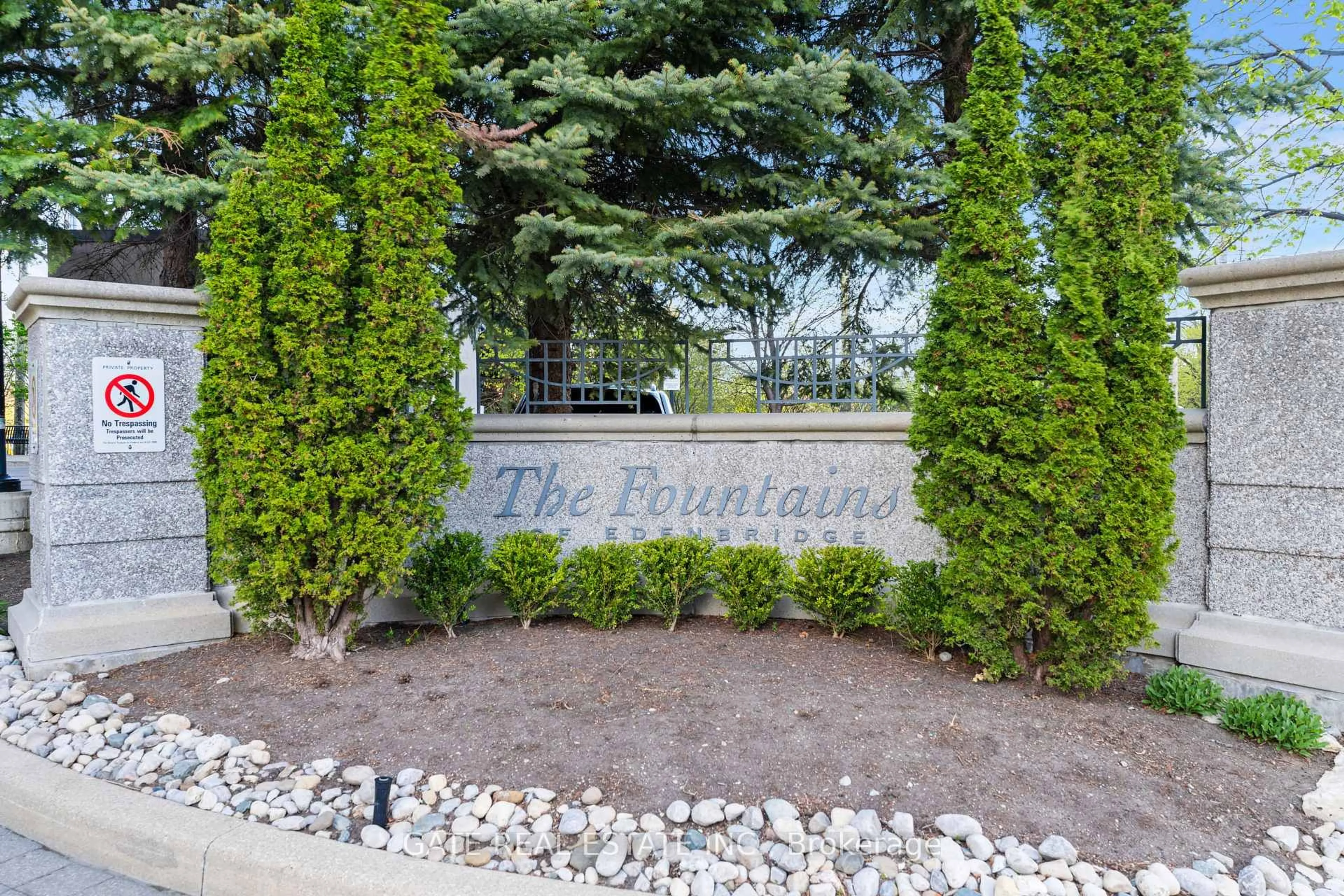 Indoor foyer for 38 Fontenay Crt #1605, Toronto Ontario M9A 5H5