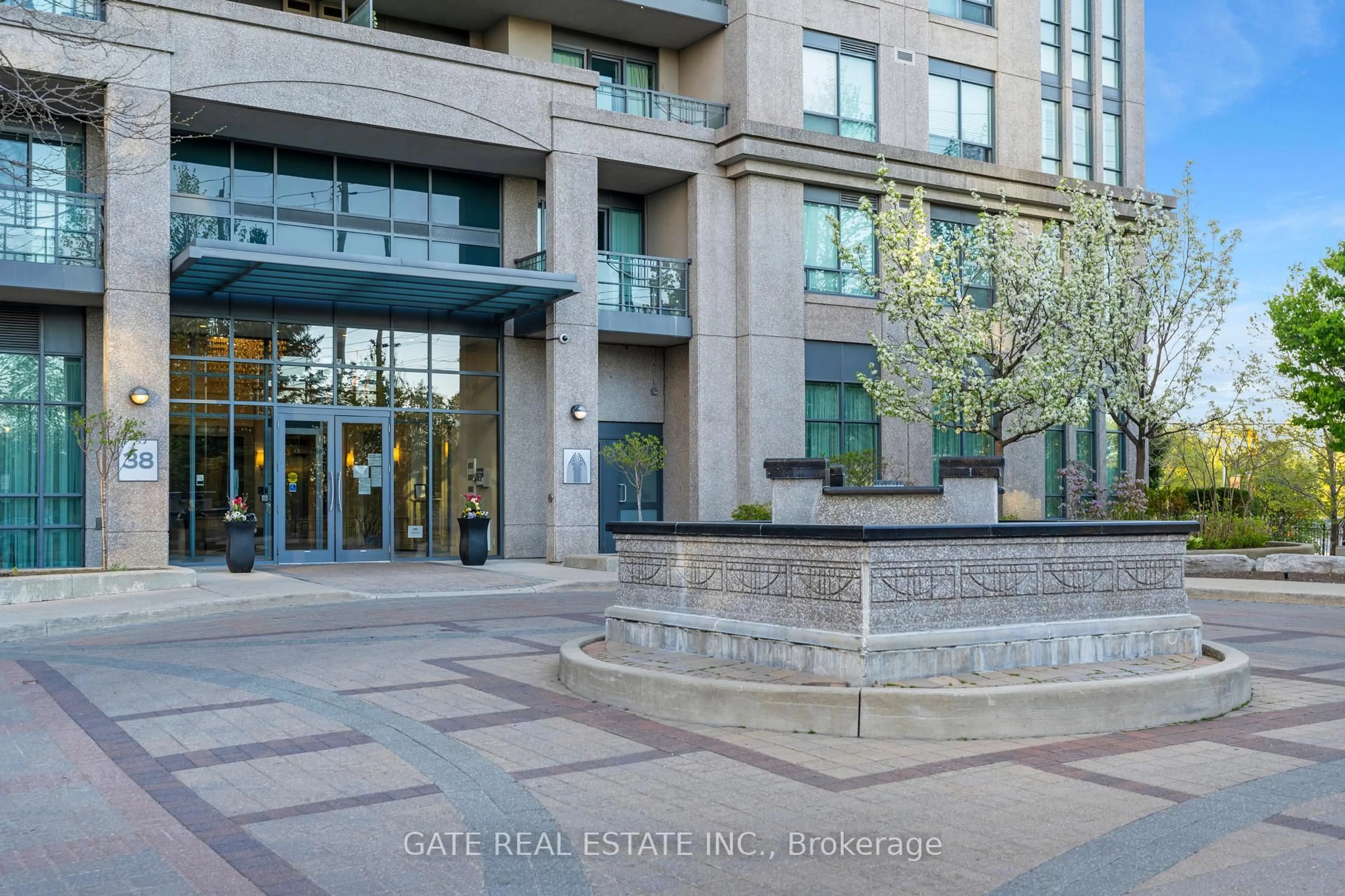 Indoor foyer for 38 Fontenay Crt #1605, Toronto Ontario M9A 5H5