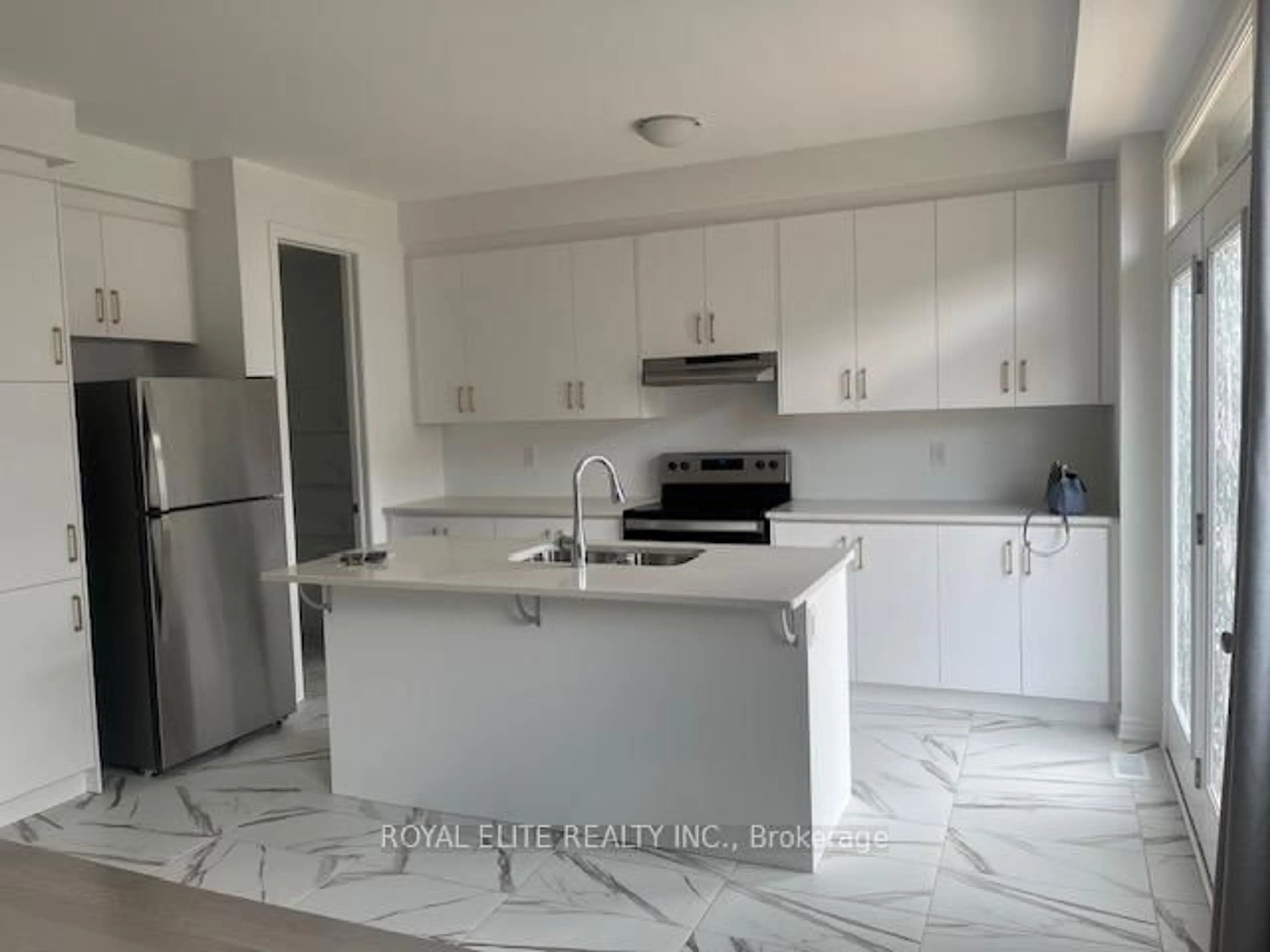 Open concept kitchen, ceramic/tile floor for 1374 William Halton Pkwy, Oakville Ontario L6M 5P2