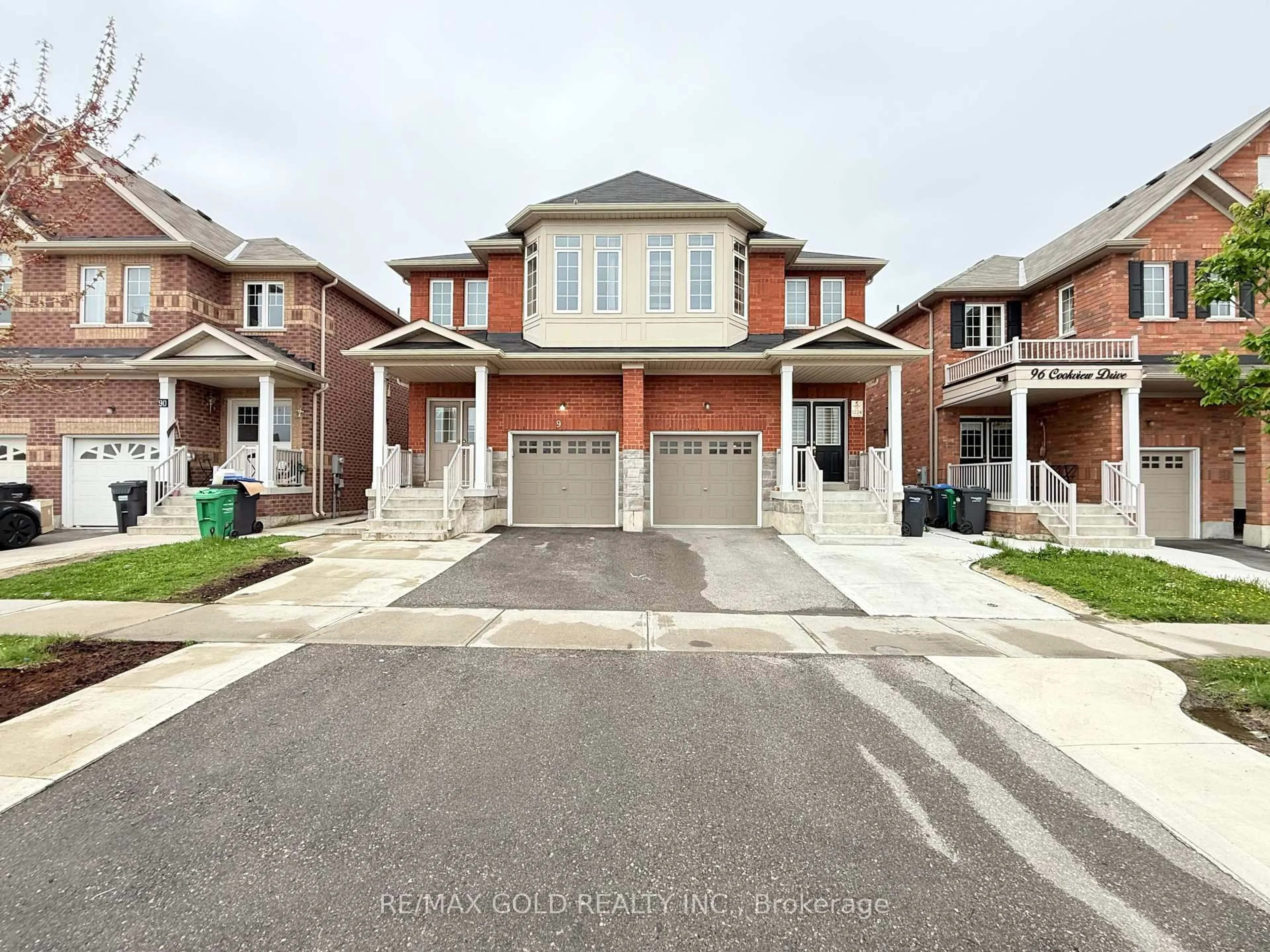Home with brick exterior material, street for 92 Cookview Dr, Brampton Ontario L6R 3V1