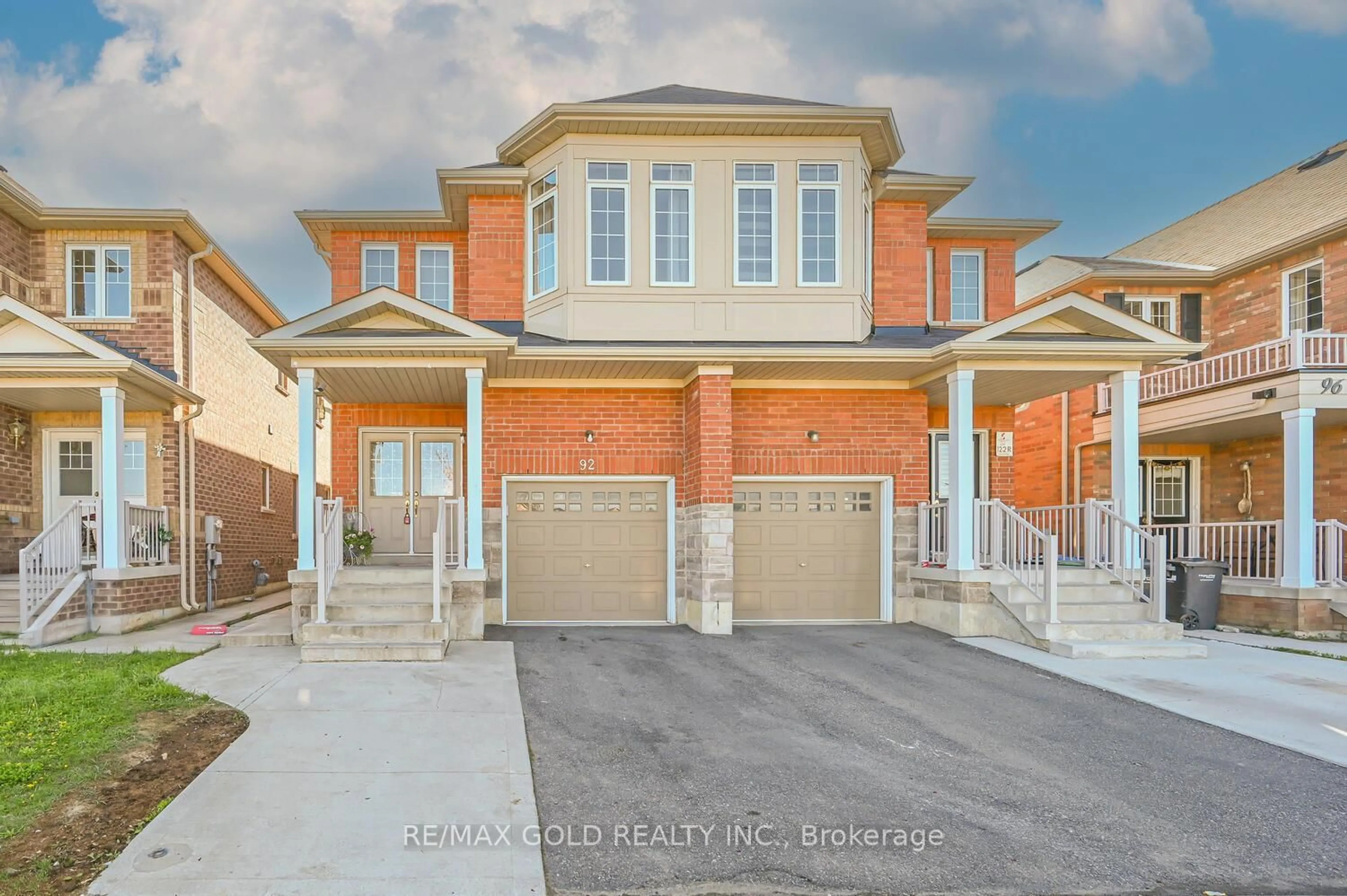 Home with brick exterior material, street for 92 Cookview Dr, Brampton Ontario L6R 3V1