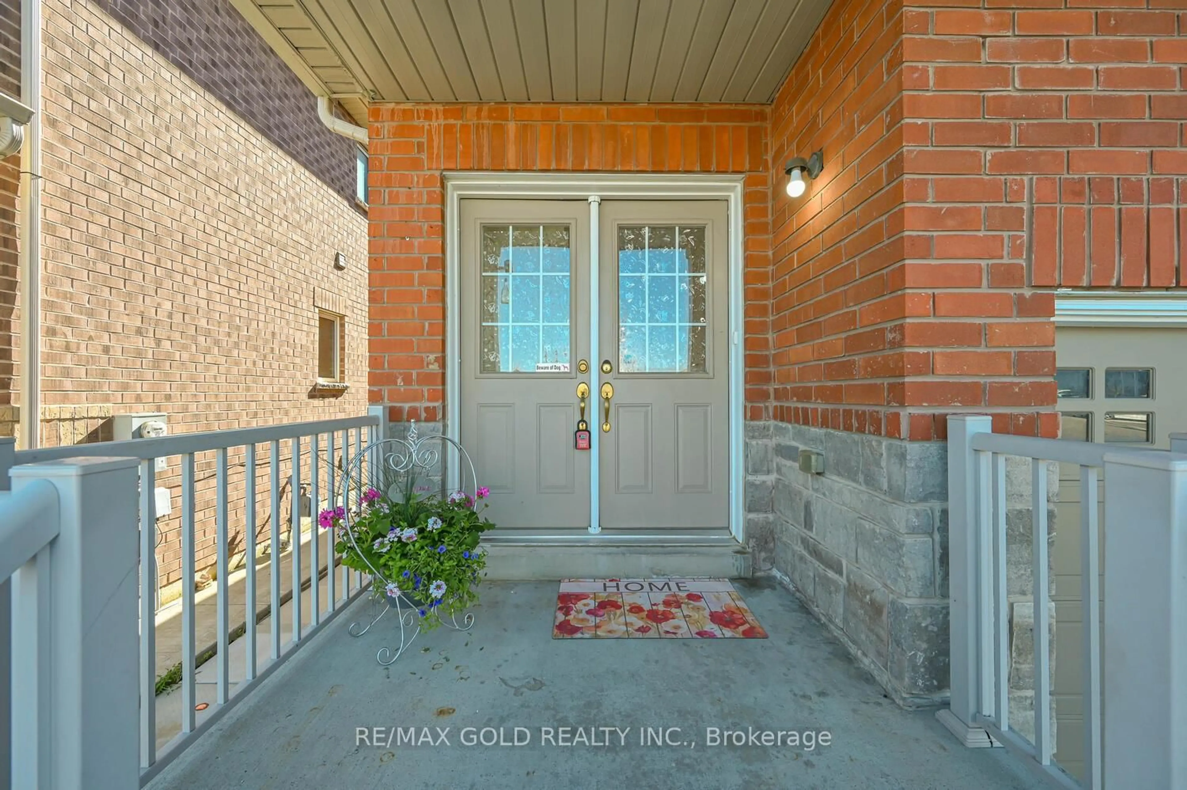 Indoor entryway for 92 Cookview Dr, Brampton Ontario L6R 3V1