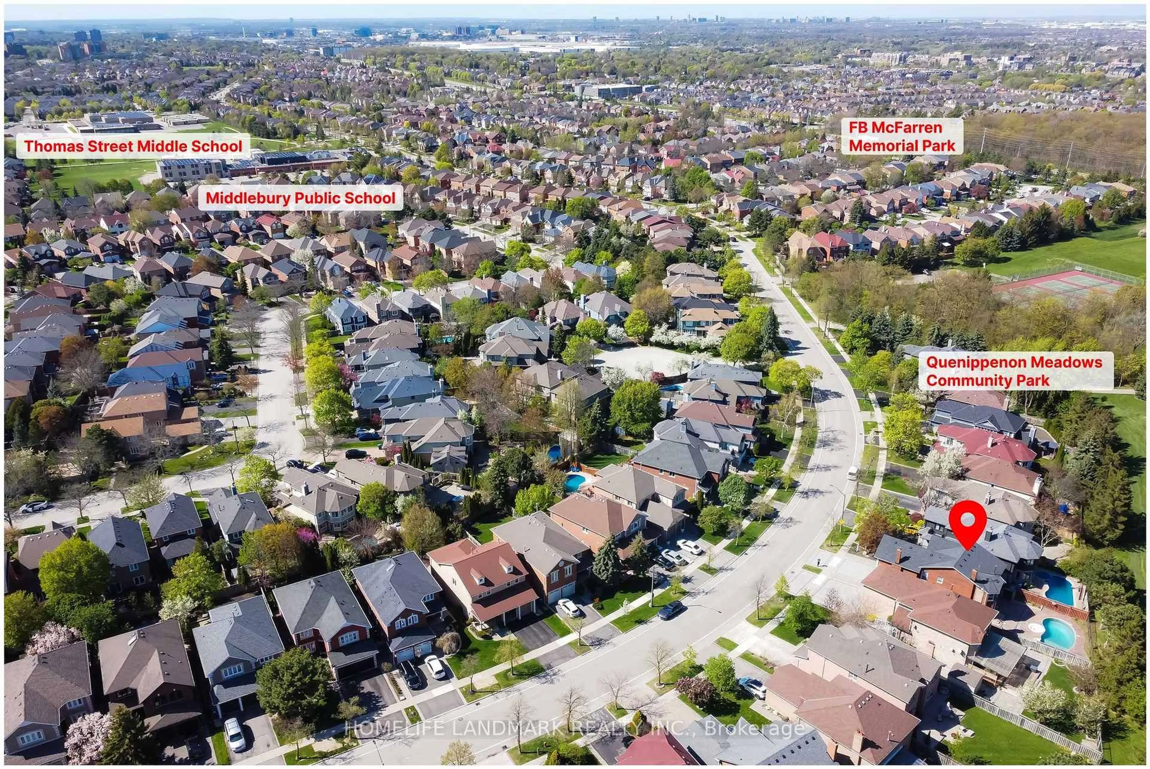 A pic from outside/outdoor area/front of a property/back of a property/a pic from drone, street for 5301 Middlebury Dr, Mississauga Ontario L5M 5E5