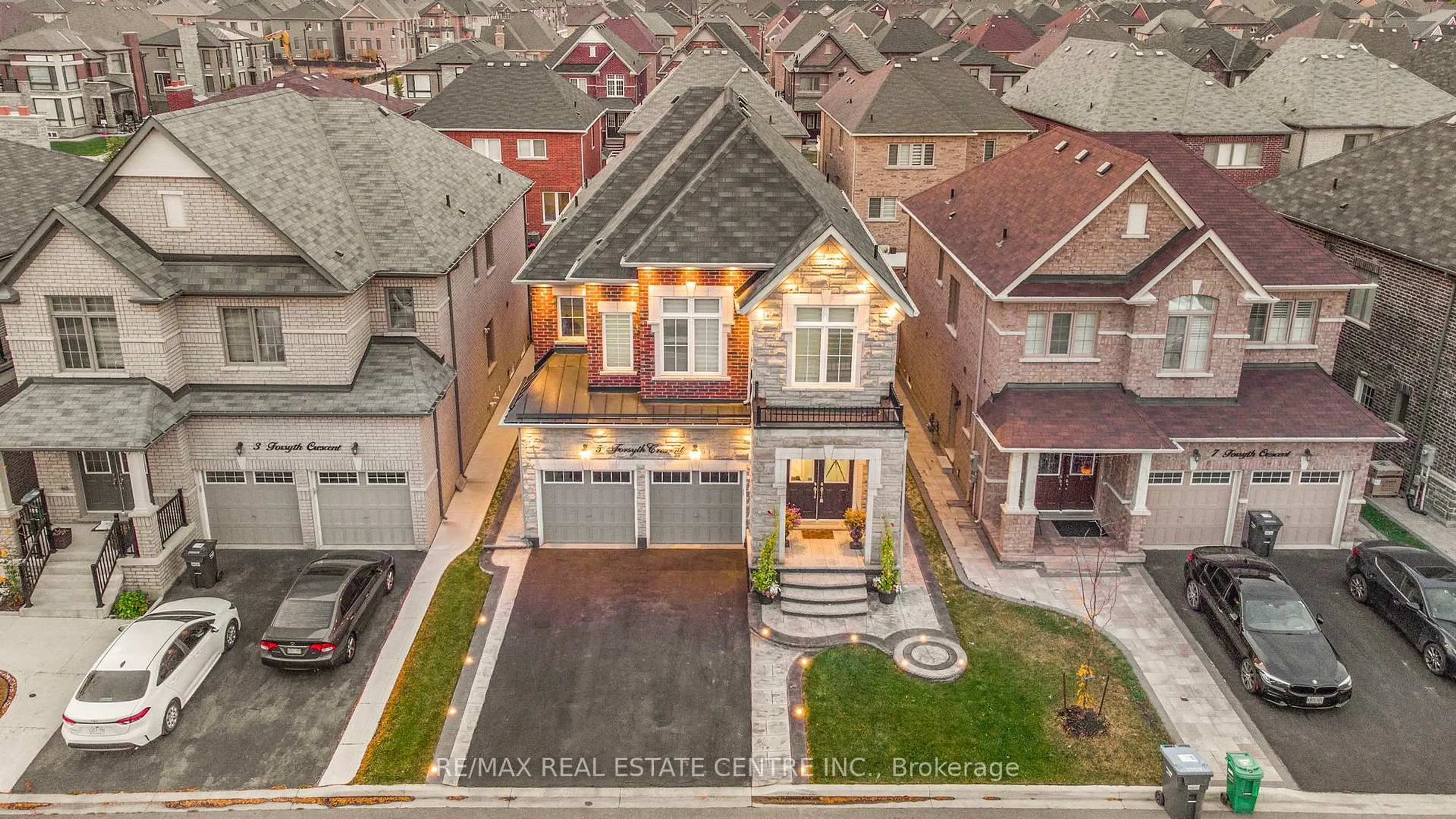 A pic from outside/outdoor area/front of a property/back of a property/a pic from drone, street for 5 Forsyth Cres, Brampton Ontario L6X 5N2