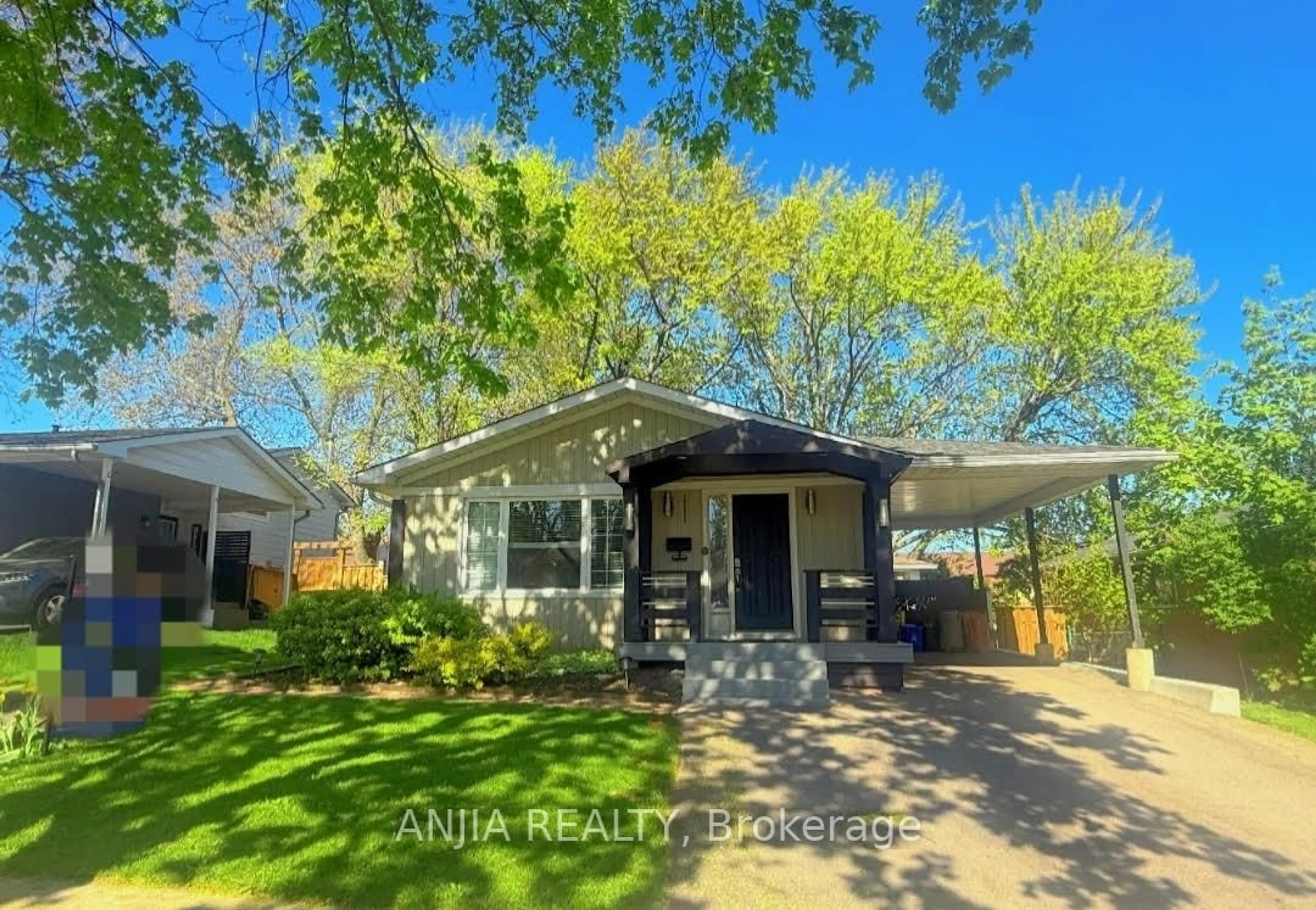 Home with vinyl exterior material, street for 2271 Sheffield Dr, Burlington Ontario L7P 2X4