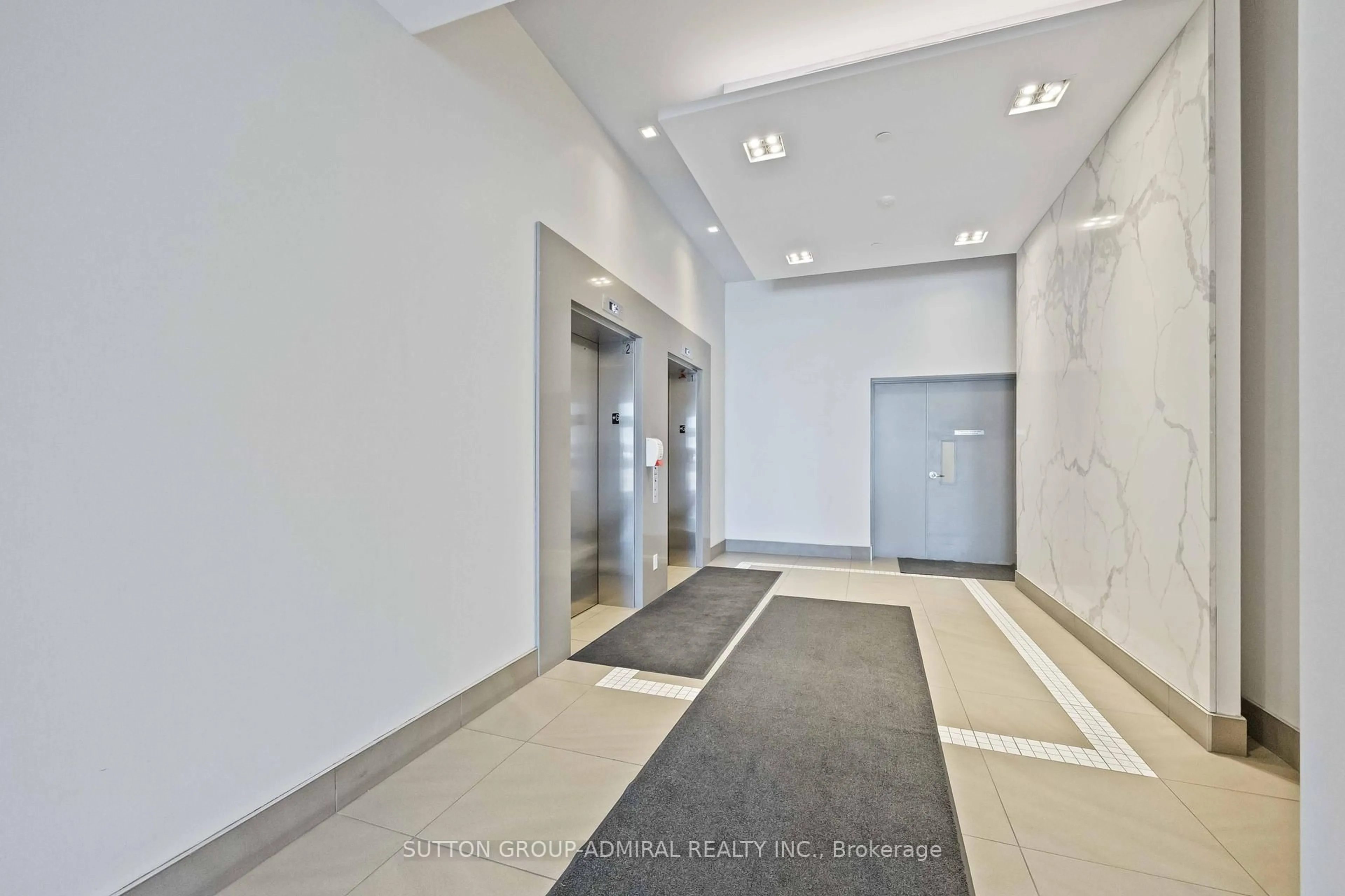 Indoor foyer for 16 MCADAM Ave #509, Toronto Ontario M6A 0B9