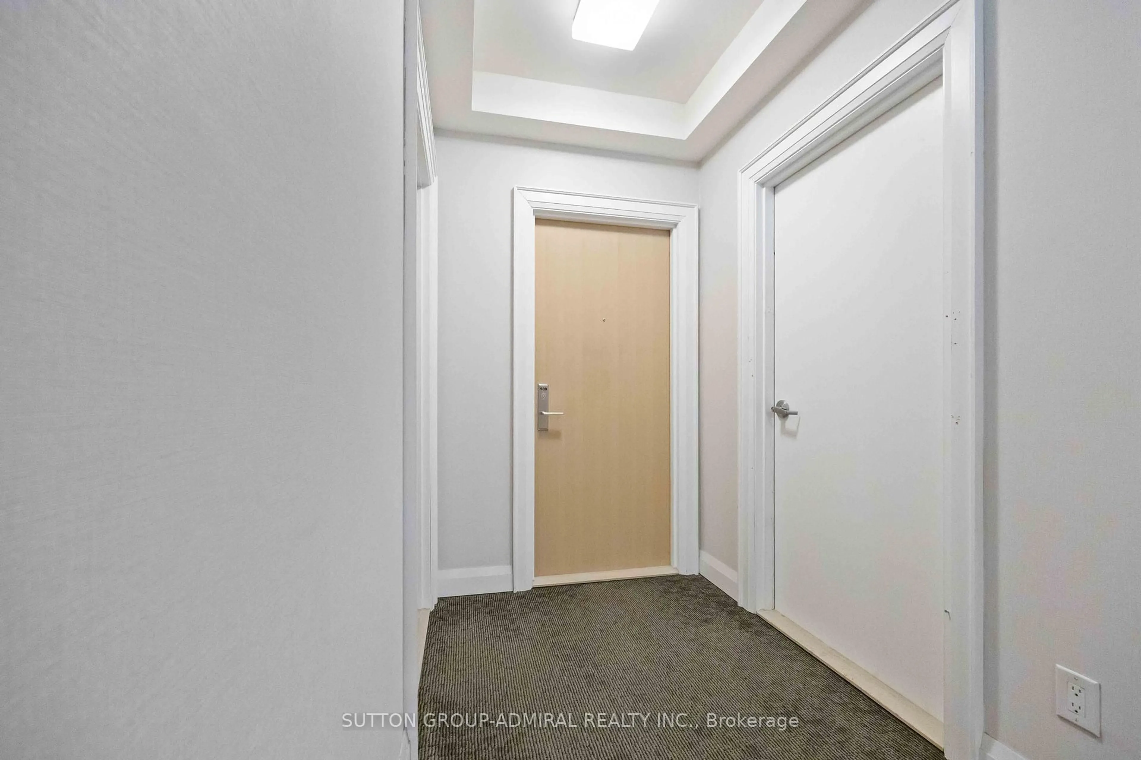 Indoor foyer for 16 MCADAM Ave #509, Toronto Ontario M6A 0B9