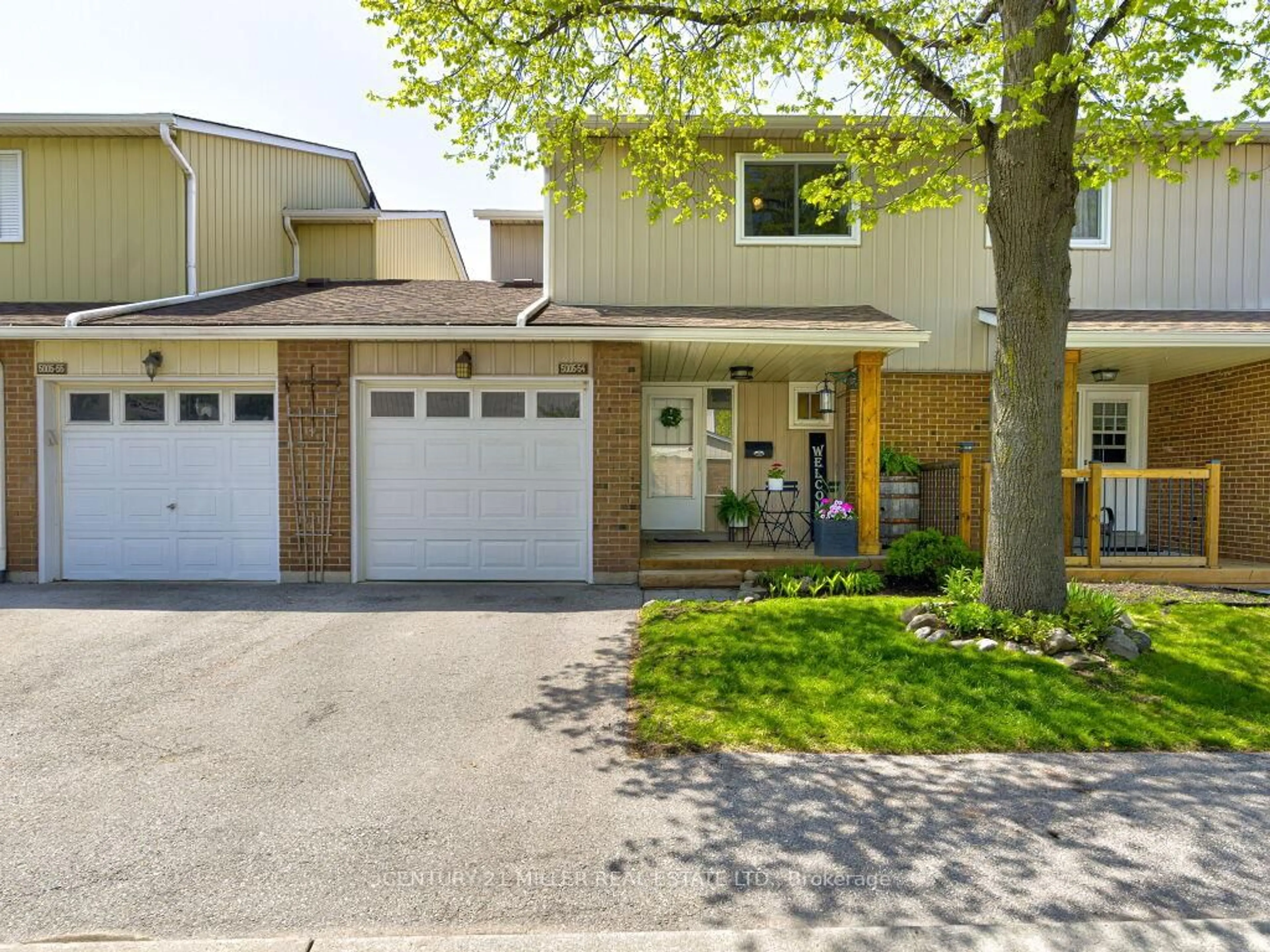 Home with brick exterior material, street for 5005 Pinedale Ave #54, Burlington Ontario L7L 5J6