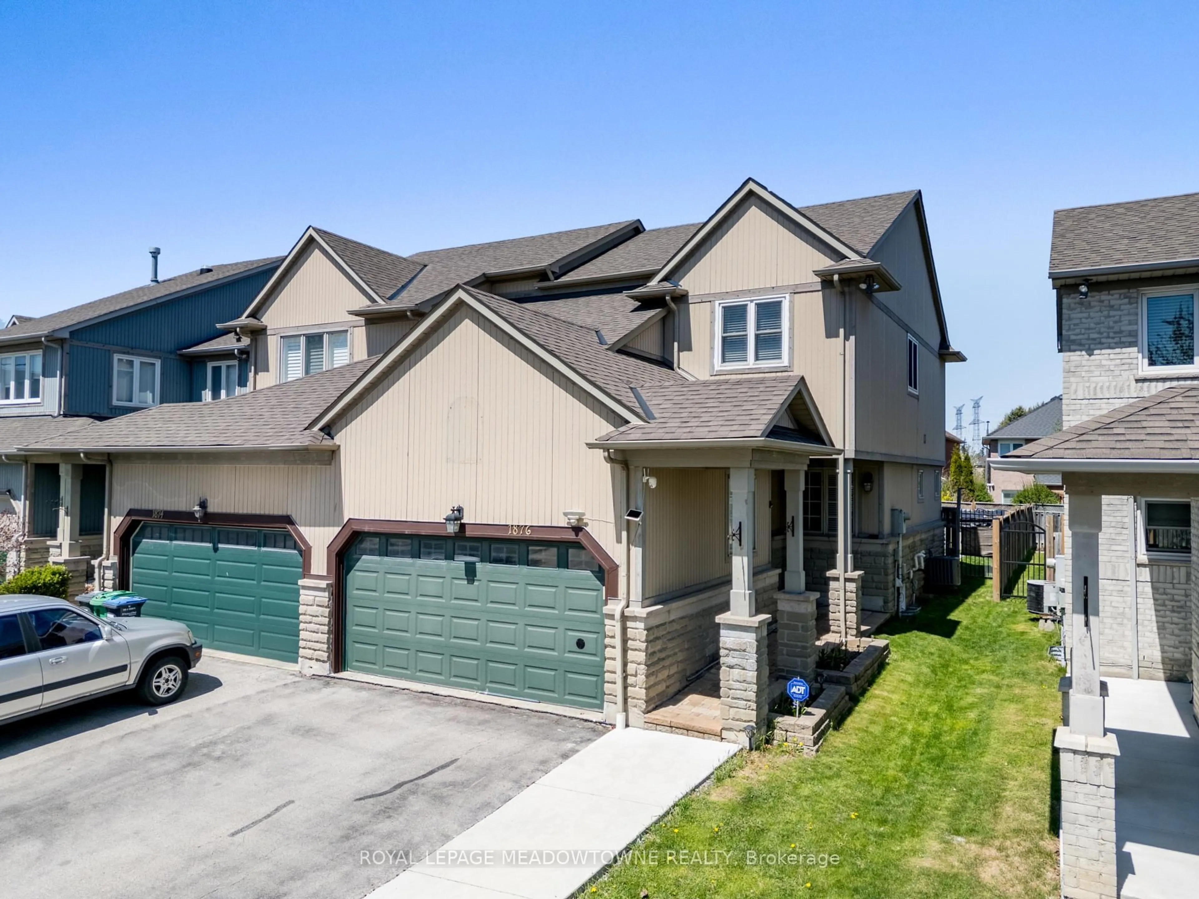 A pic from outside/outdoor area/front of a property/back of a property/a pic from drone, street for 1876 Stevington Cres, Mississauga Ontario L5N 7S5