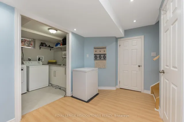 Additional property image - 1876 Stevington Cres