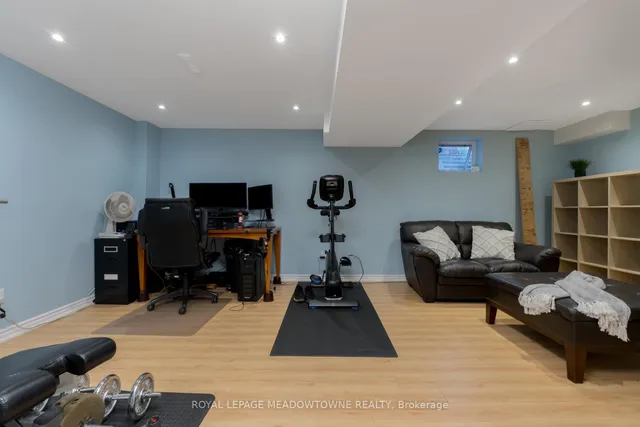 Additional property image - 1876 Stevington Cres