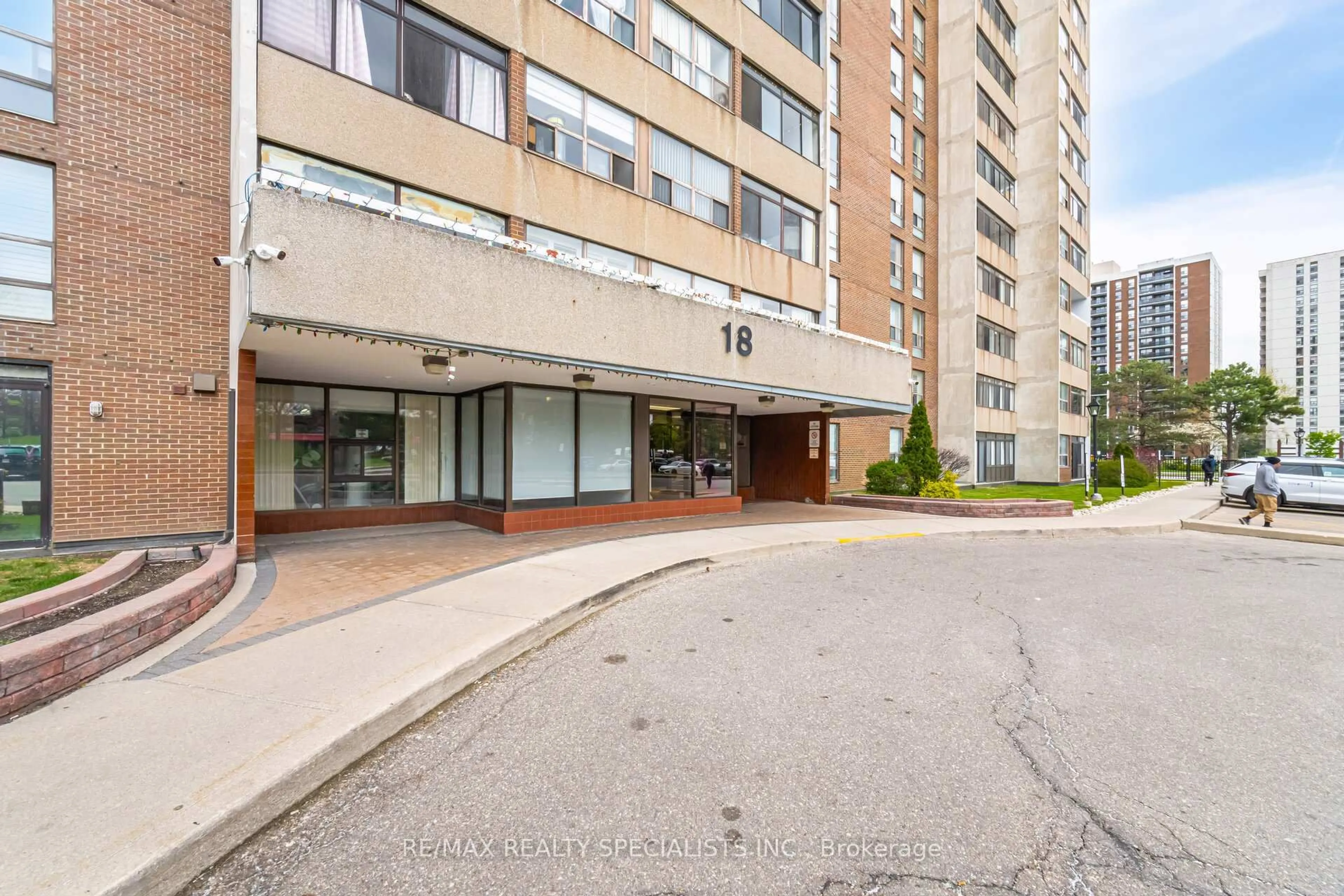 Unknown for 18 Knightsbridge Rd #1612, Brampton Ontario L6T 3X5