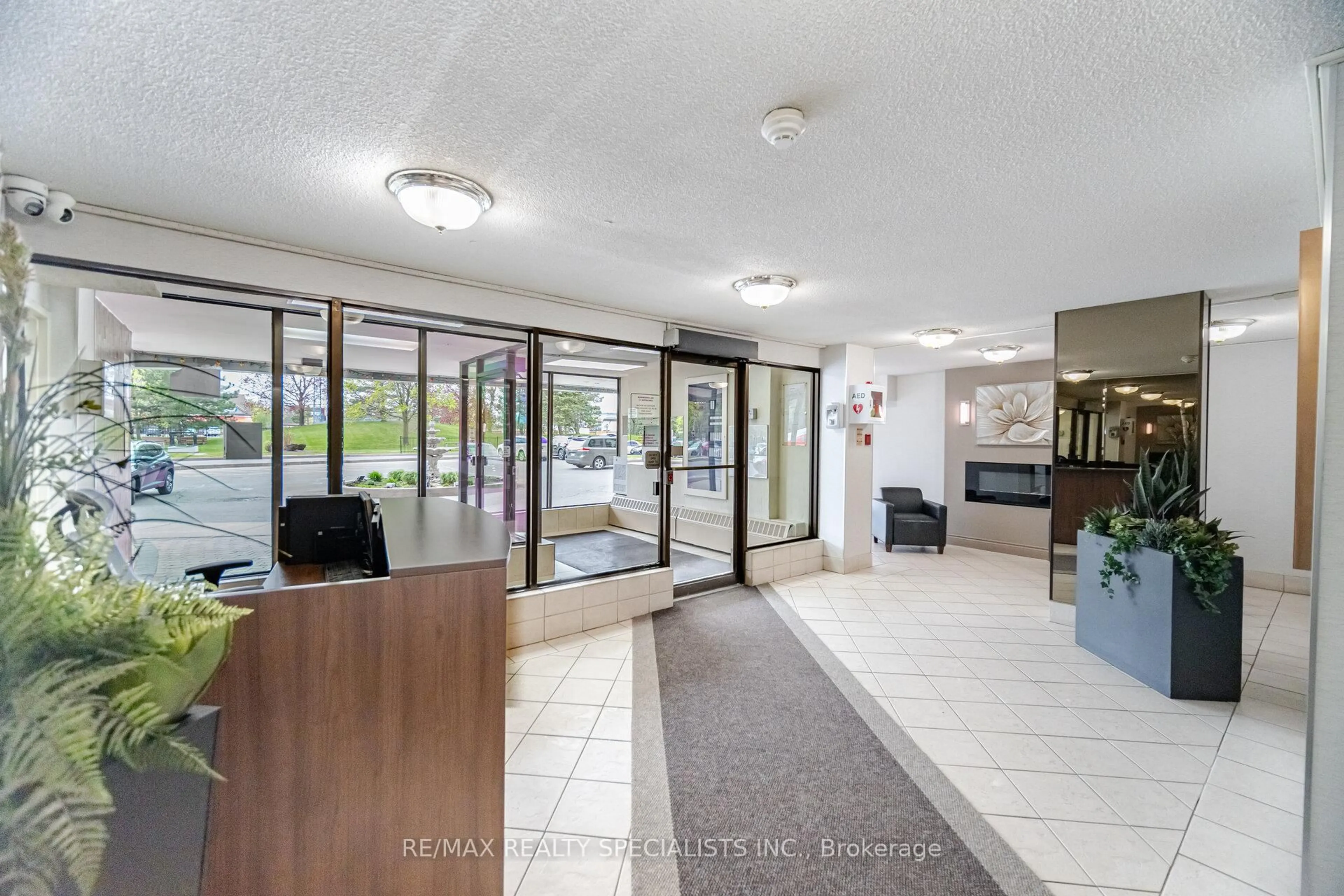 Unknown for 18 Knightsbridge Rd #1612, Brampton Ontario L6T 3X5