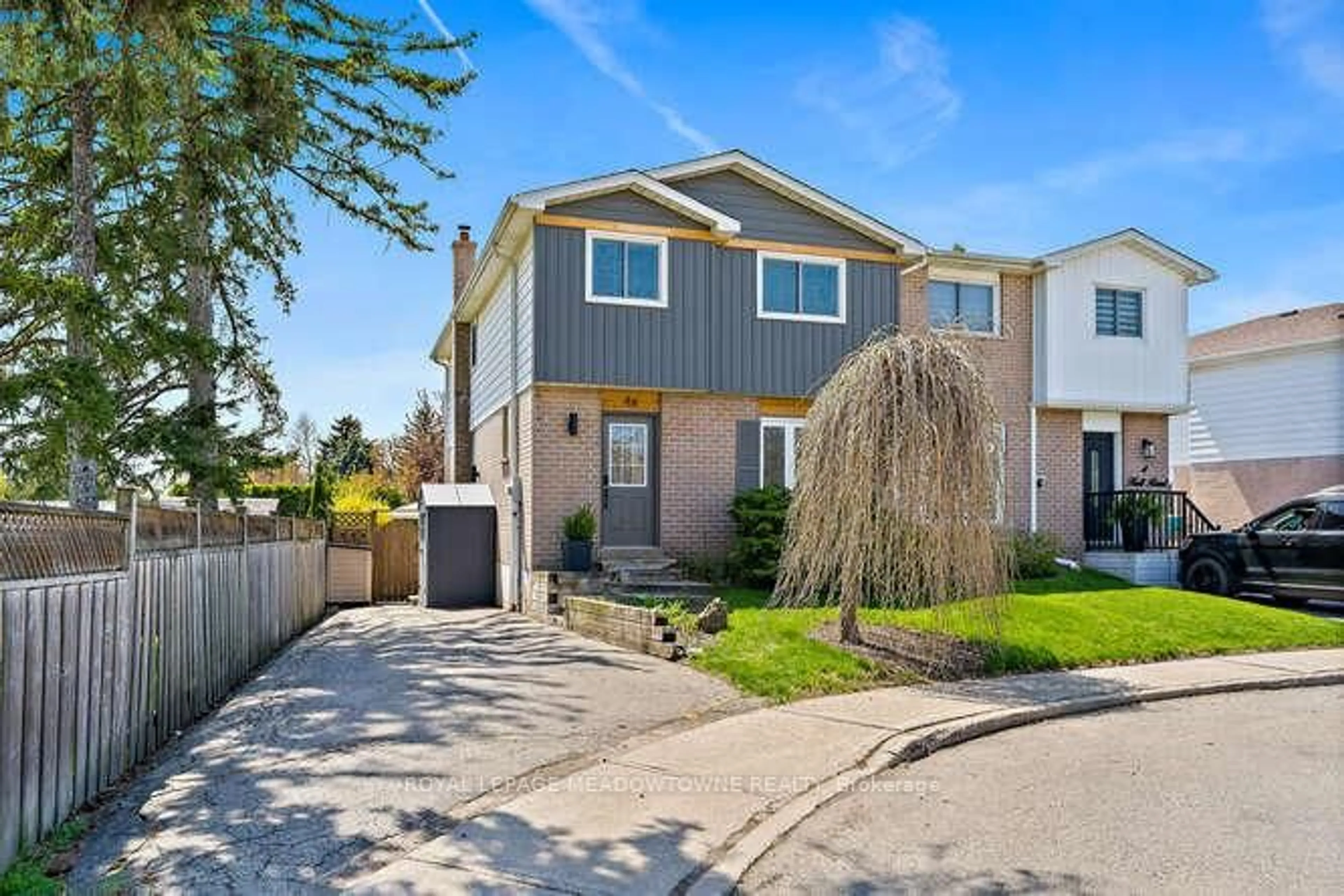 Home with vinyl exterior material, street for 4A Hall Rd, Halton Hills Ontario L7G 4W5