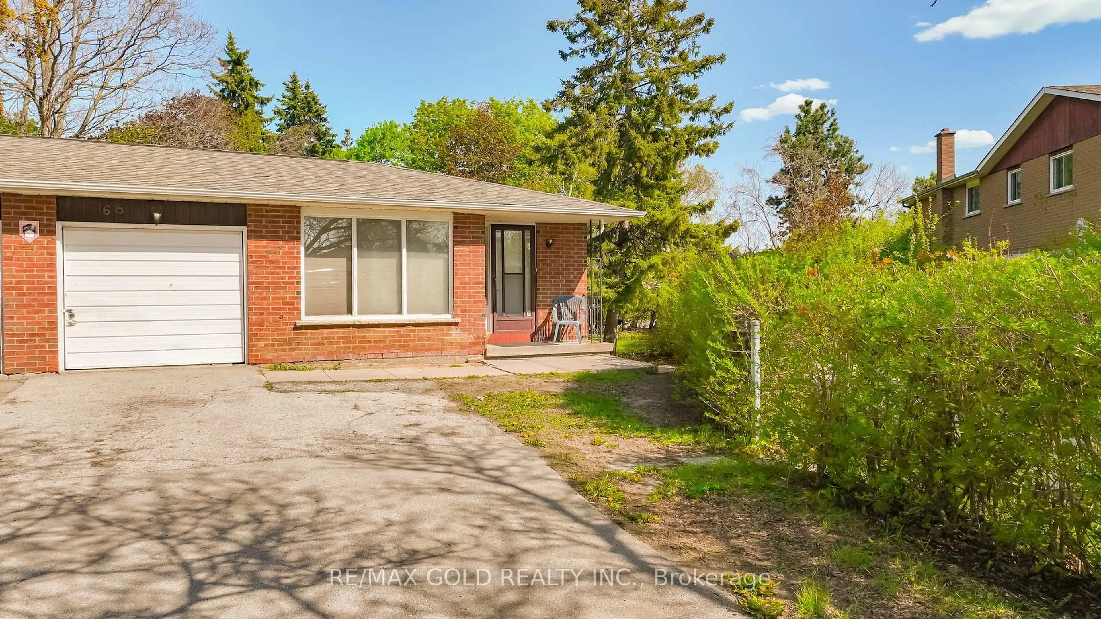 Home with brick exterior material, street for 68 Montjoy Cres, Brampton Ontario L6S 3E7