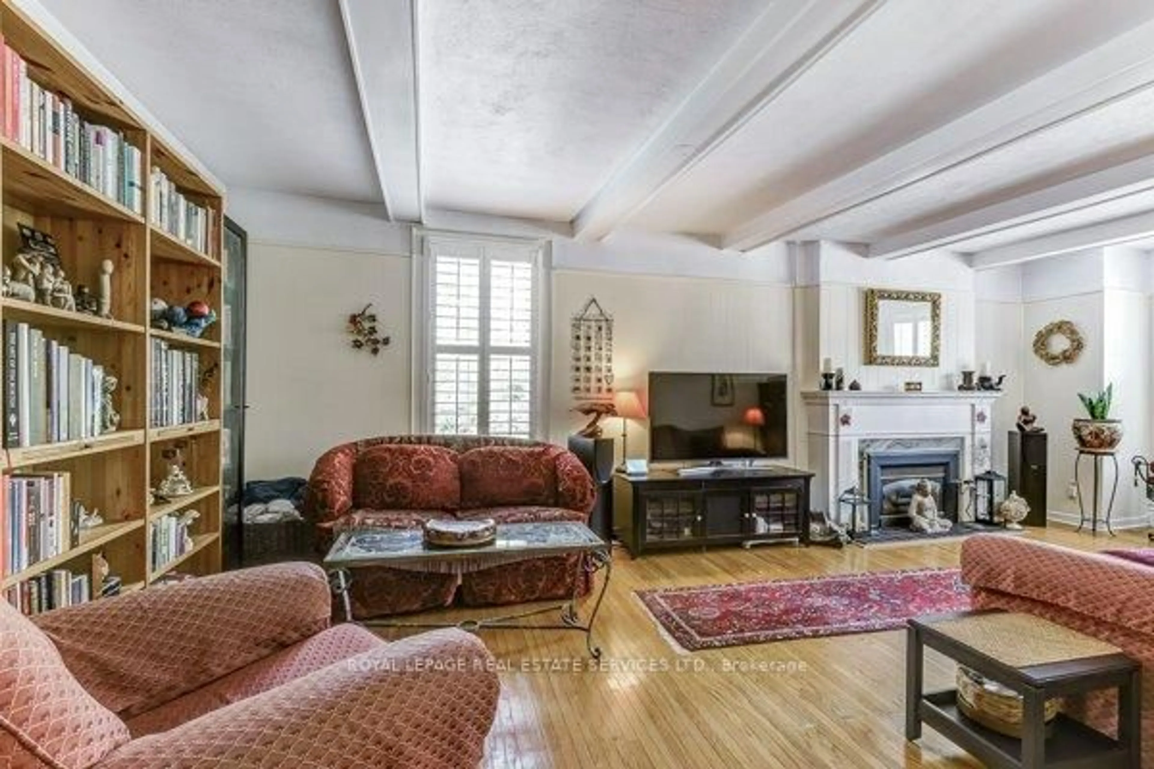 Living room with furniture, unknown for 110 Kingsway Cres, Toronto Ontario M8X 2R9